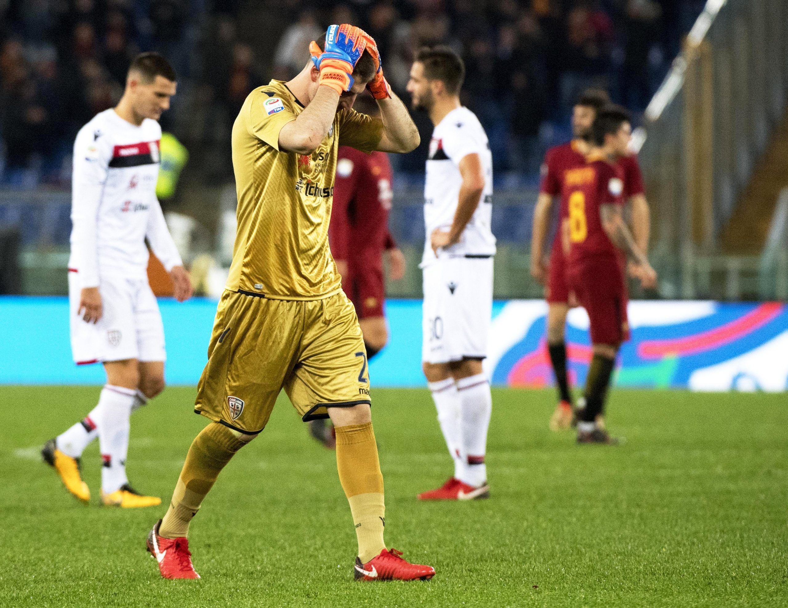 Videoárbitro valida vitória da Roma aos 90+4 sobre o Cagliari