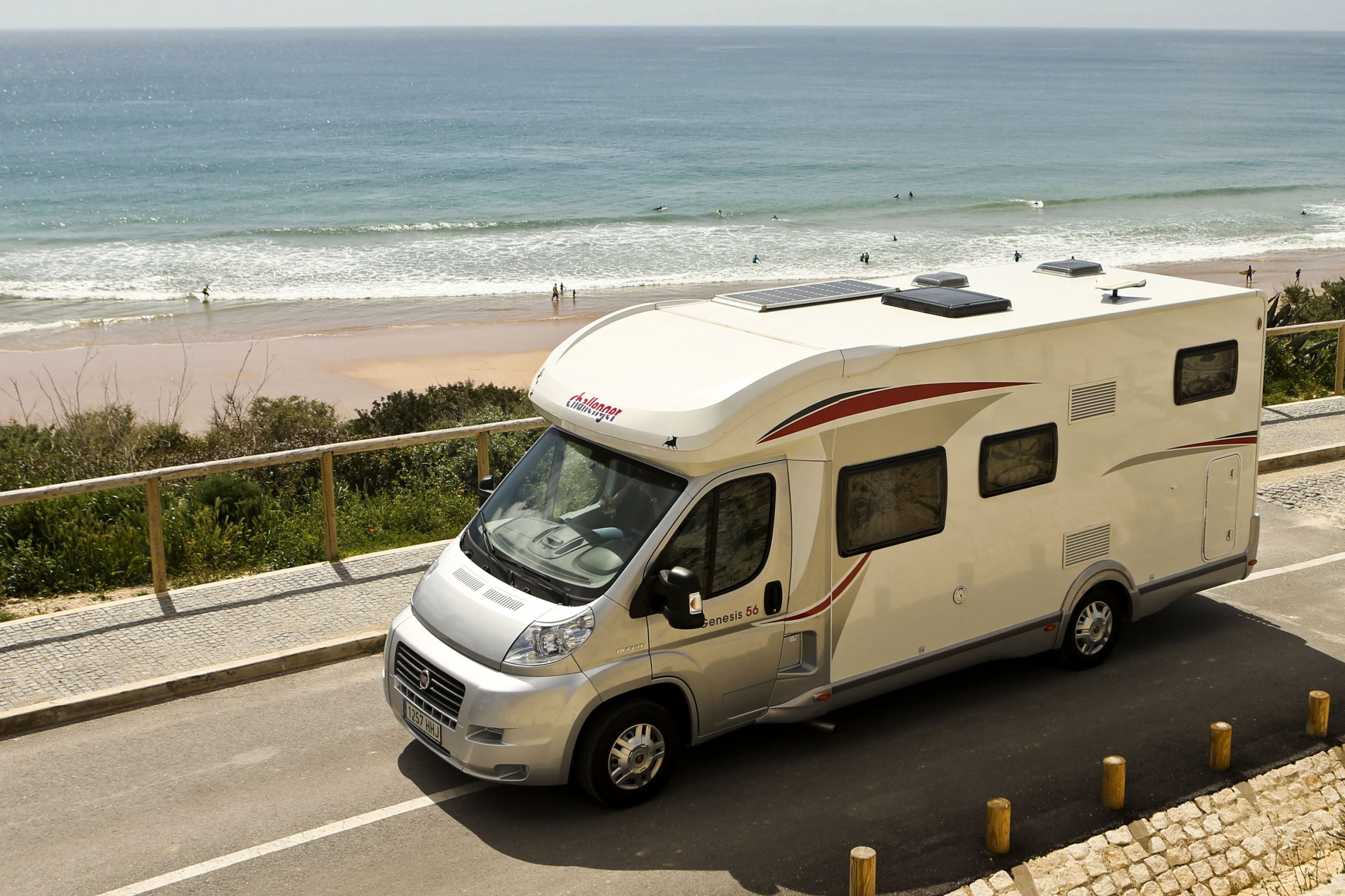 Moradores de Altura, Algarve, criticam presença de autocaravanas perto da praia
