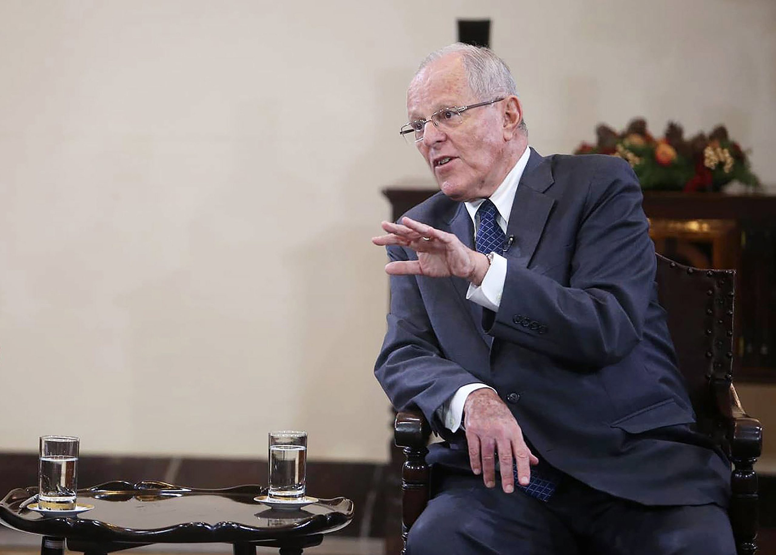 Ex-presidente do Peru proibido de sair do país por 18 meses enquanto é investigado