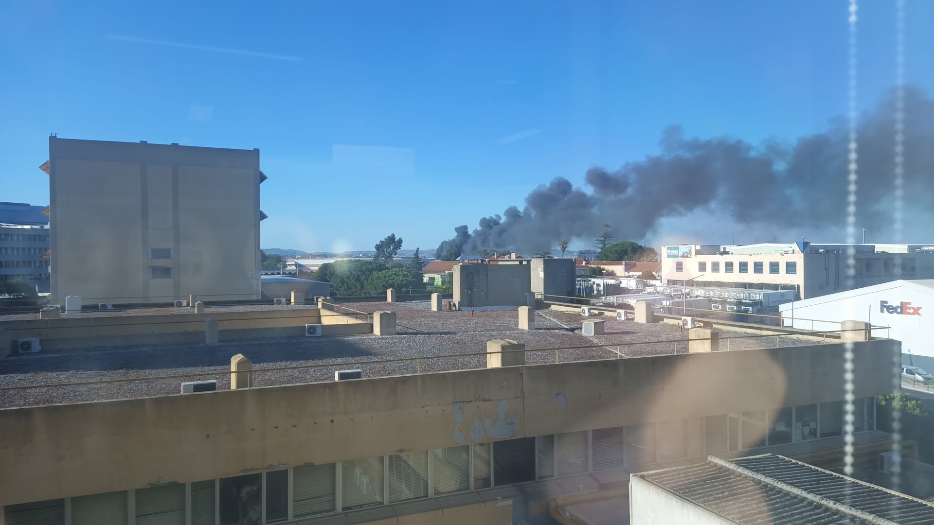Incêndio no Prior Velho extinto. Foram destruídos mais de 200 carros