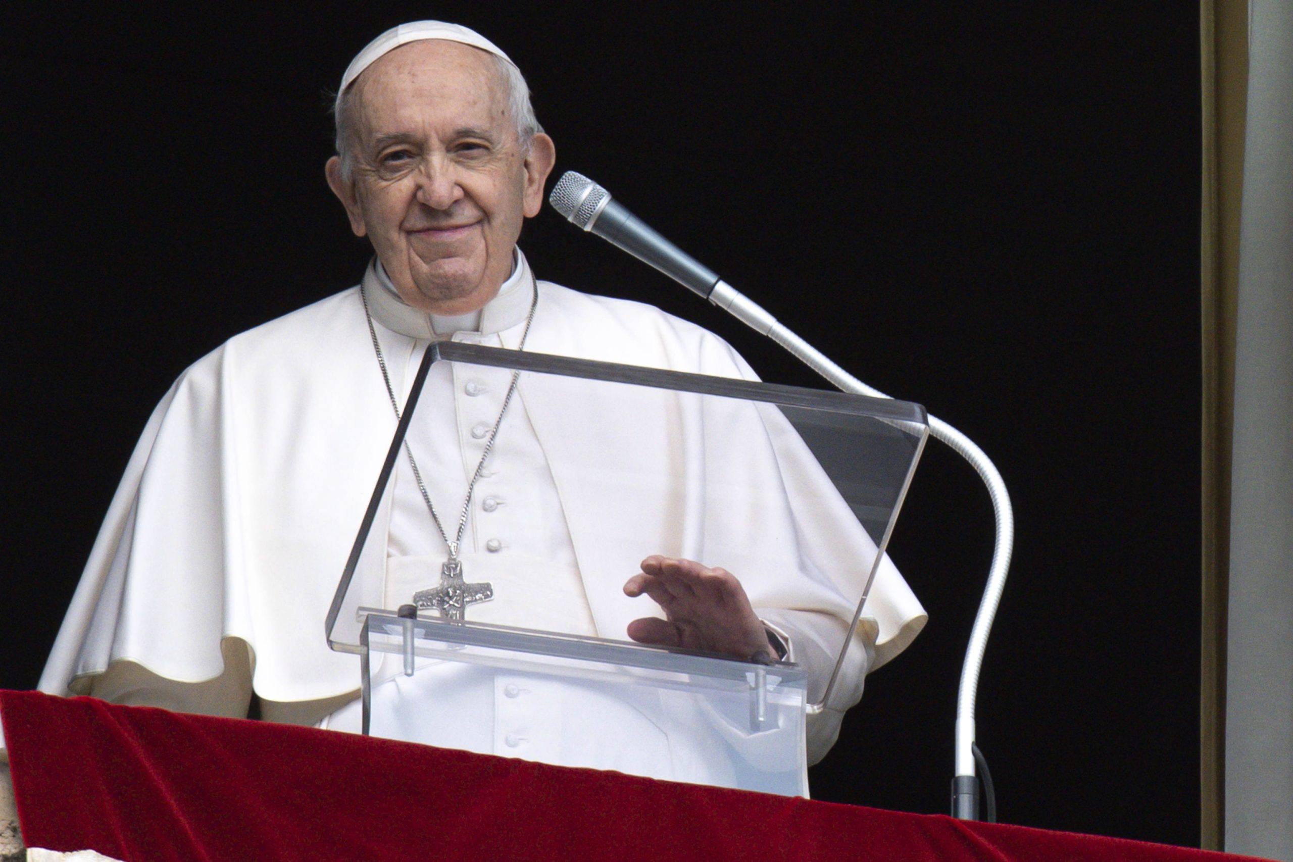 Papa Francisco sugere possibilidade de abençoar casais do mesmo sexo