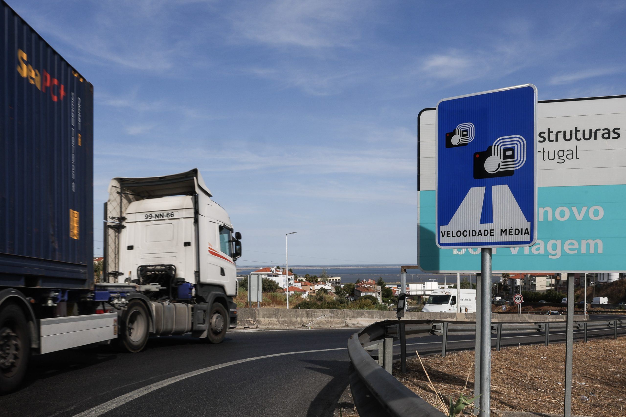Circulação restabelecida desde as 19:10 após acidente mortal no IC2 em Alenquer