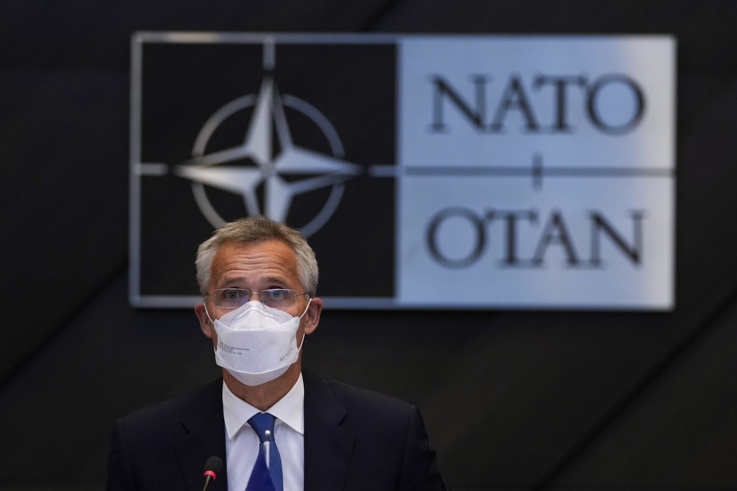 Afeganistão: Chefes de diplomacia da NATO exortam talibãs a facilitar evacuação