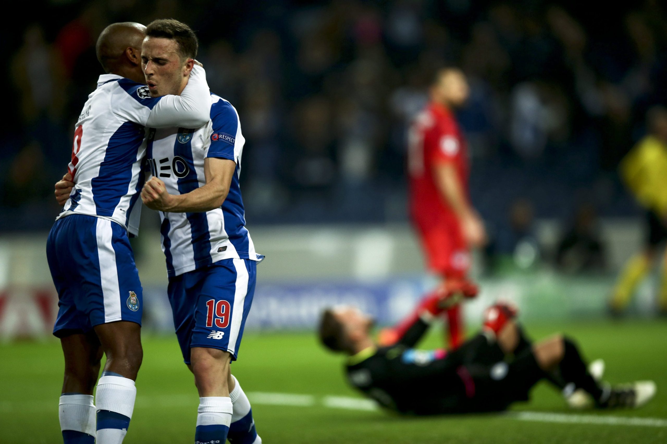 FC Porto vence Marítimo e fica a um ponto do líder Benfica