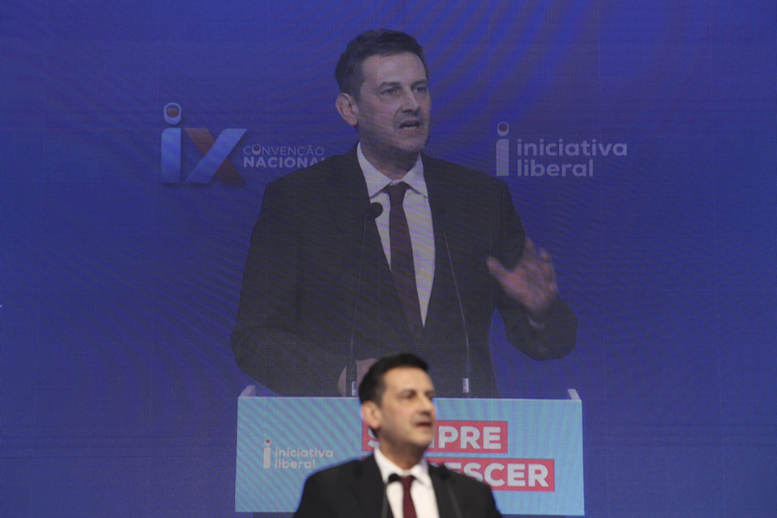 “Com Cotrim, sim”, e sem Cotrim? Partido rejeita estagnação, mas alguns liberais pedem liderança mais enérgica