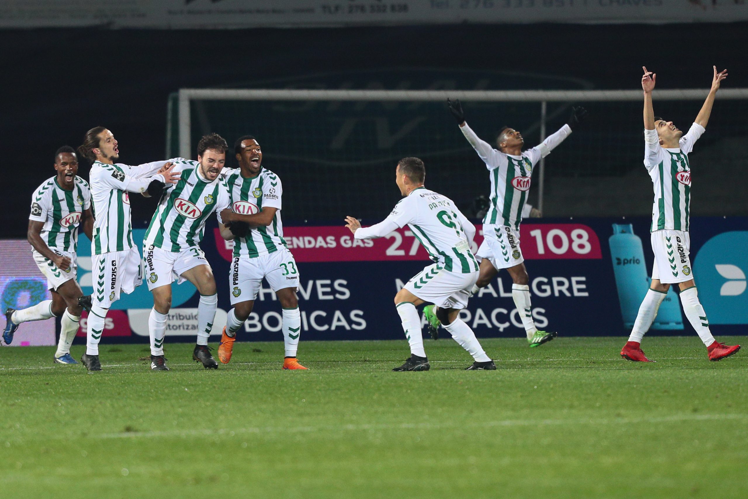 Yohan Tavares ‘arranca’ empate do Vitória de Setúbal em Chaves