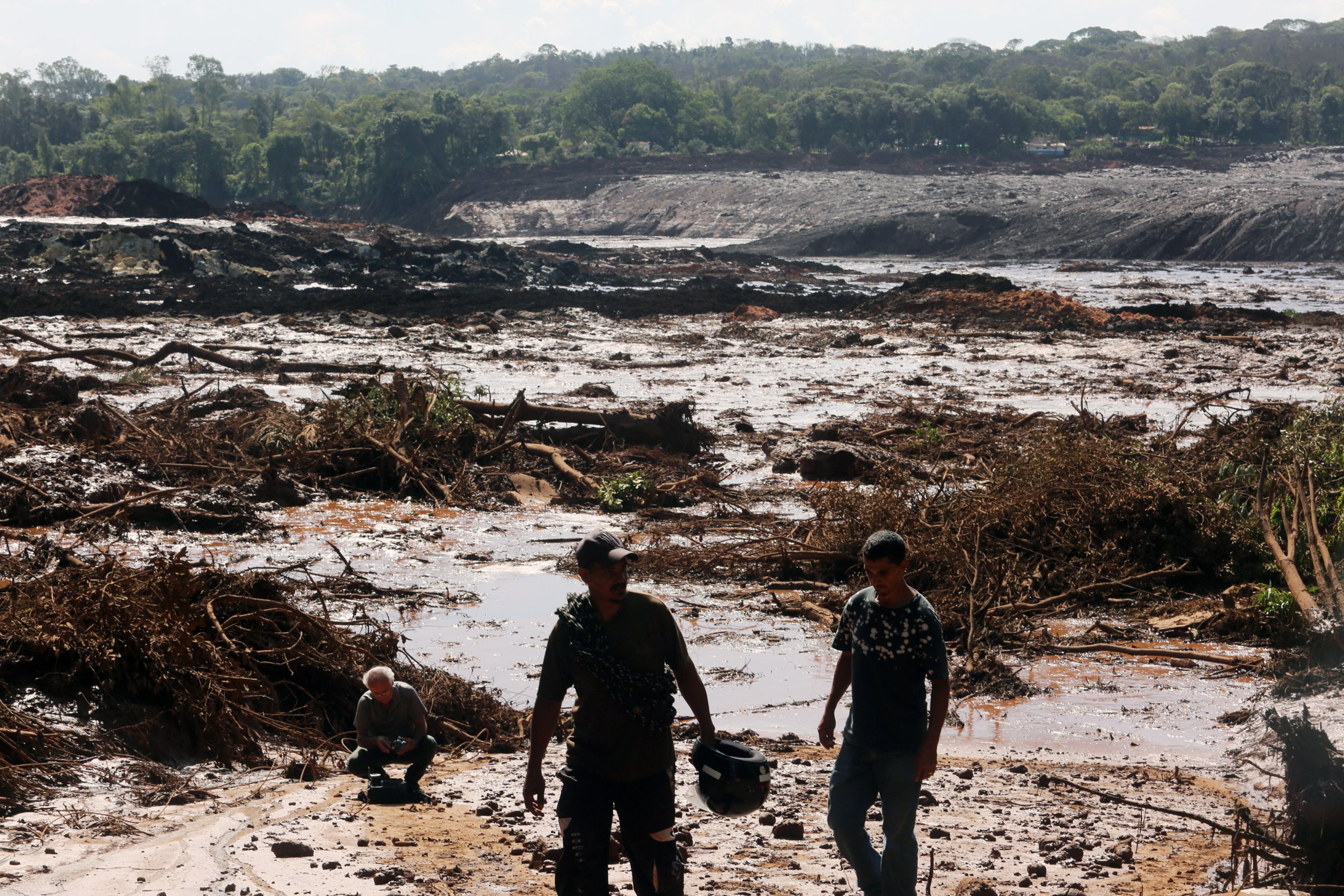 Pelo menos sete mortos e 150 desaparecidos em rutura de barragem no Brasil