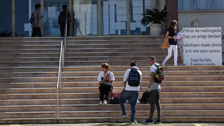 Pais de escola de Loures protestam contra episódios de violência e agressões