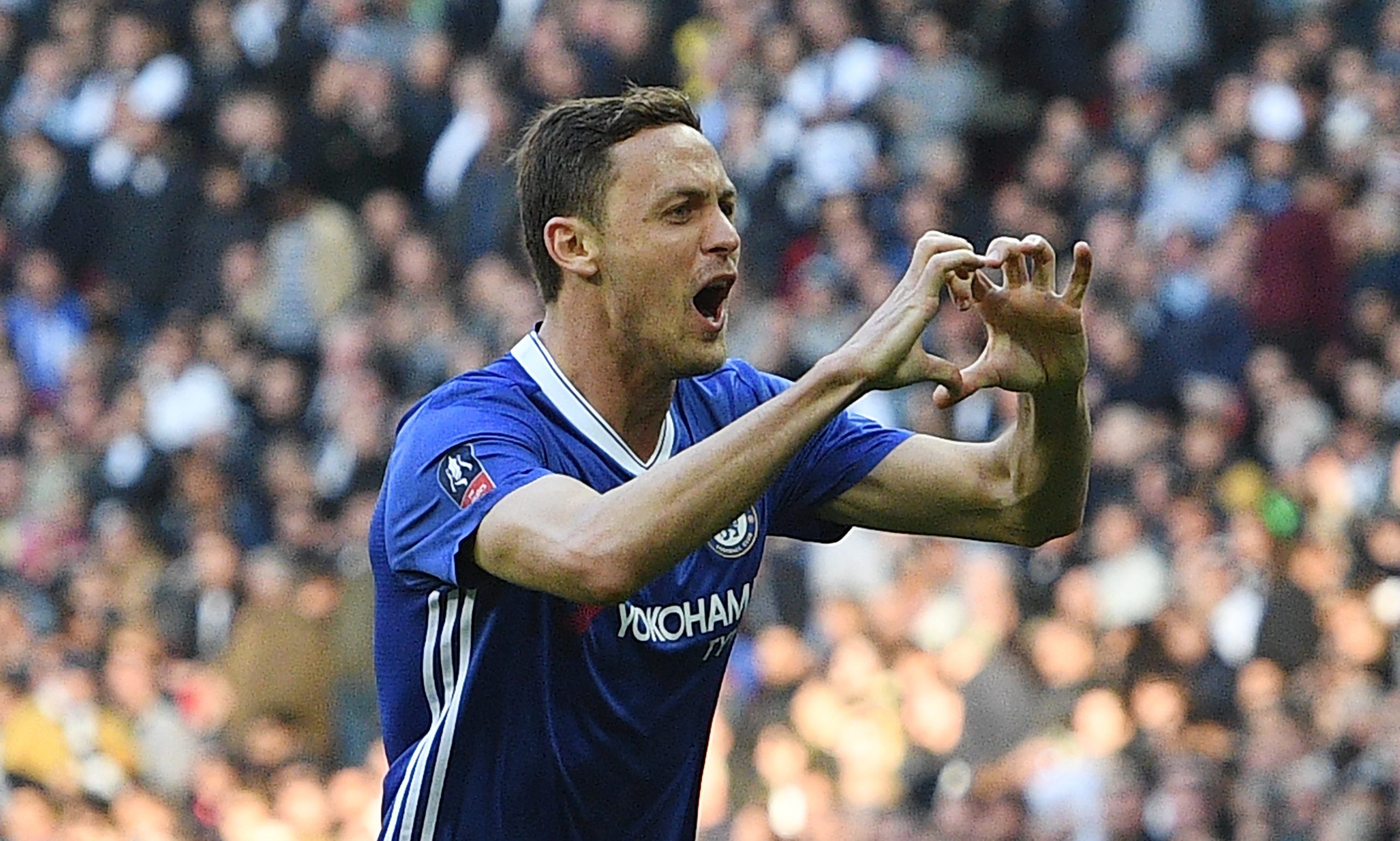 Oficial: Matic assina pelo Manchester United