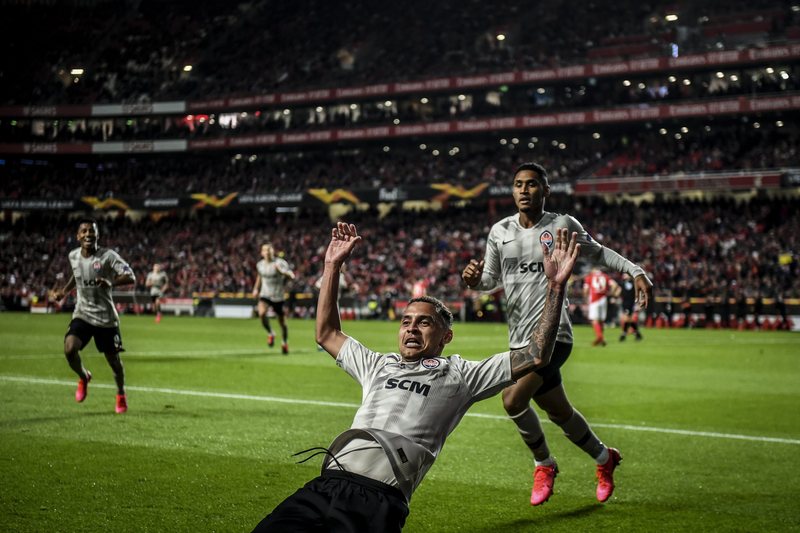 SL Benfica 3 – 3 Shakhtar Donetsk: O último a sair fecha a porta