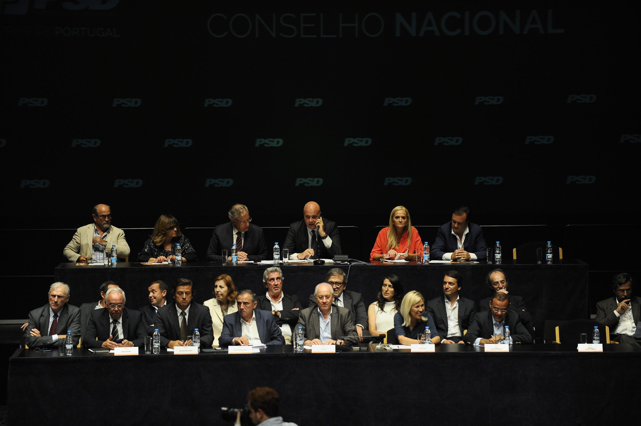 “Não levo lições de militância de ninguém”. Hugo Soares foi o principal crítico no Conselho Nacional de um PSD que rejeita a ideia de um partido dividido