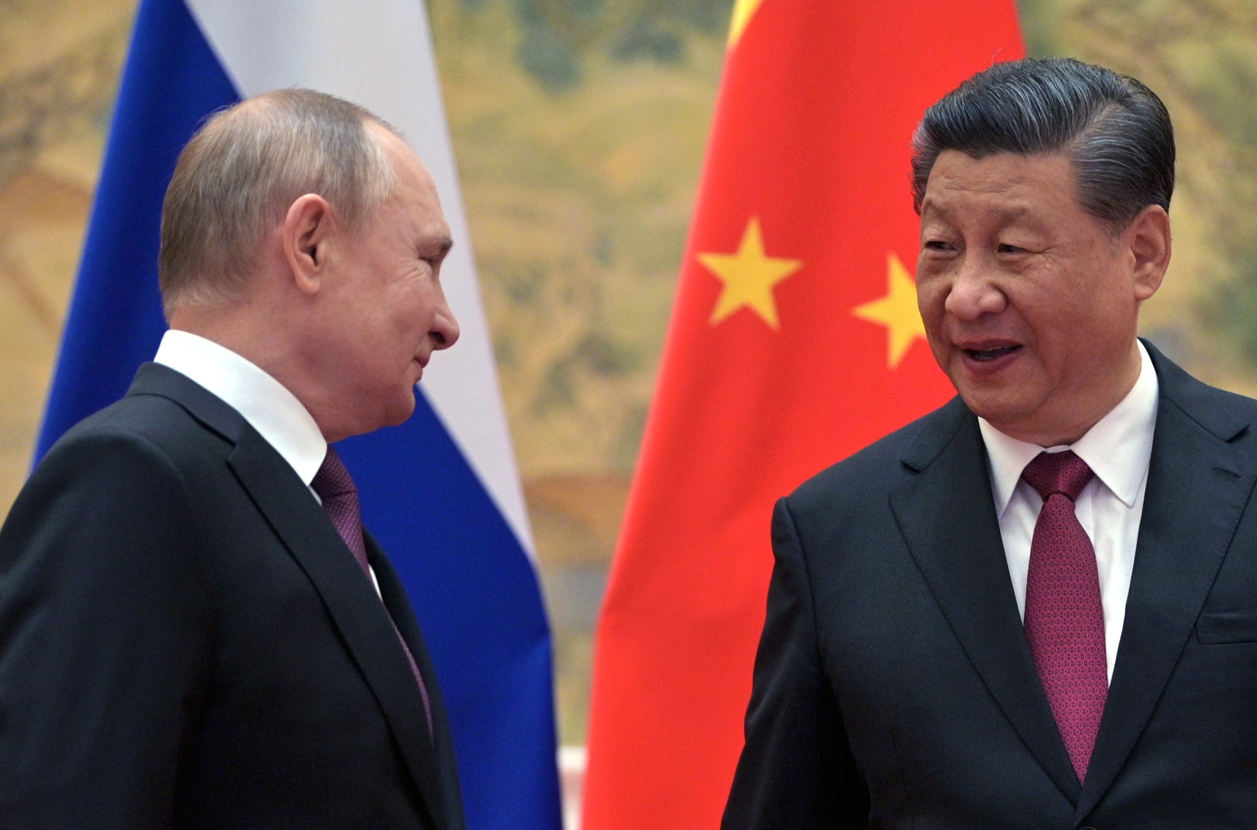 Xi Jinping inicia visita de três dias à Rússia