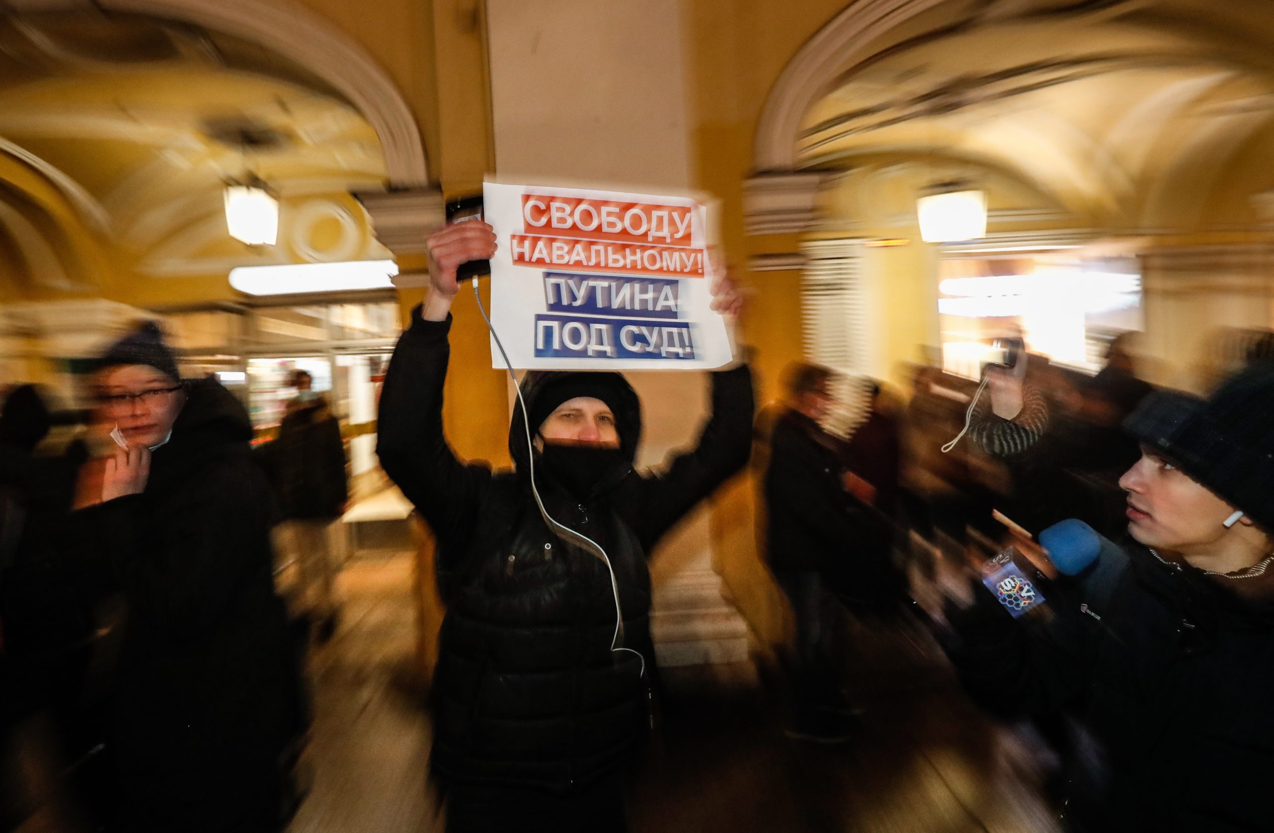 Alexei Navalny: Autoridades russas detiveram mais apoiantes do opositor russo