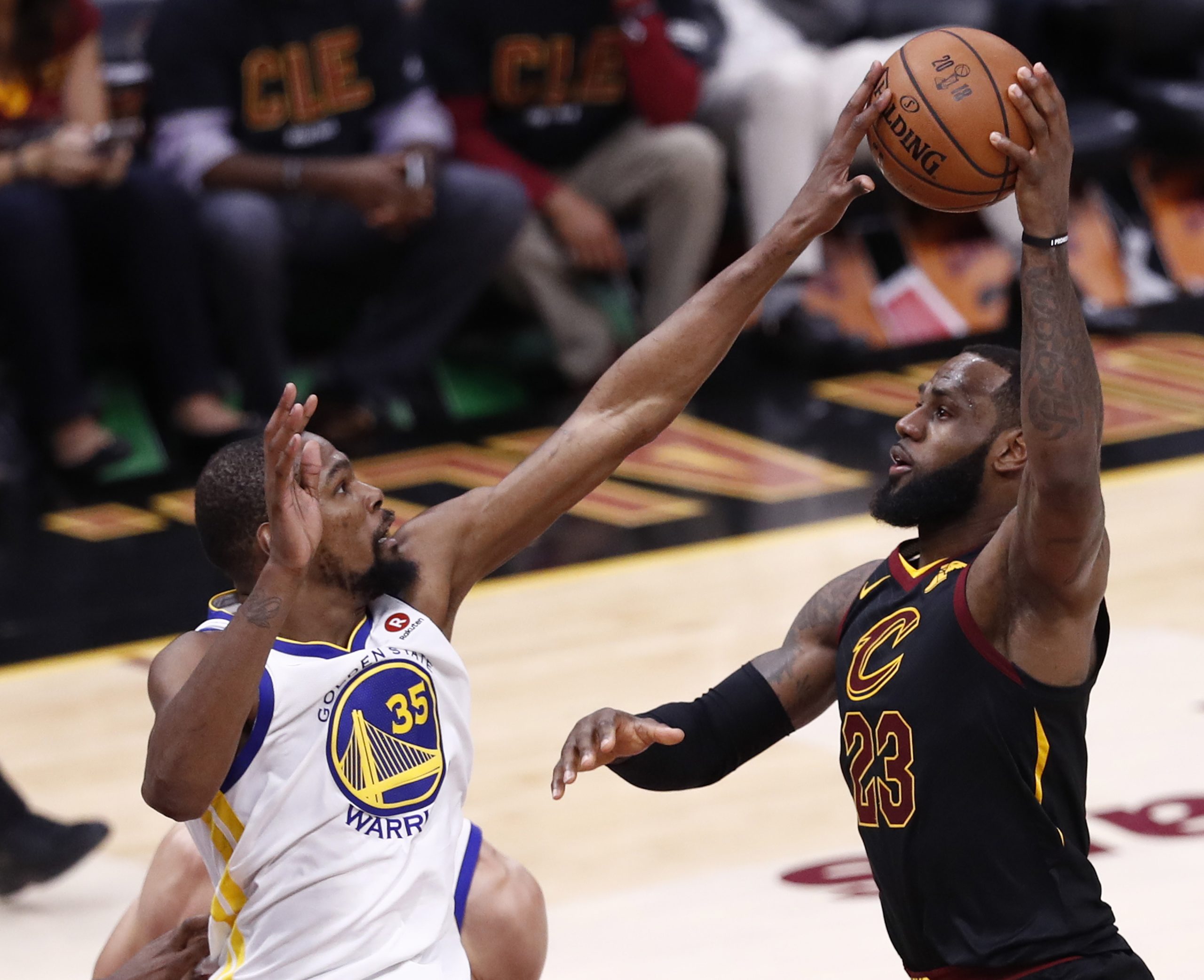 Basquetebolistas LeBron e Durant na primeira lista norte-americana para Tóquio2020