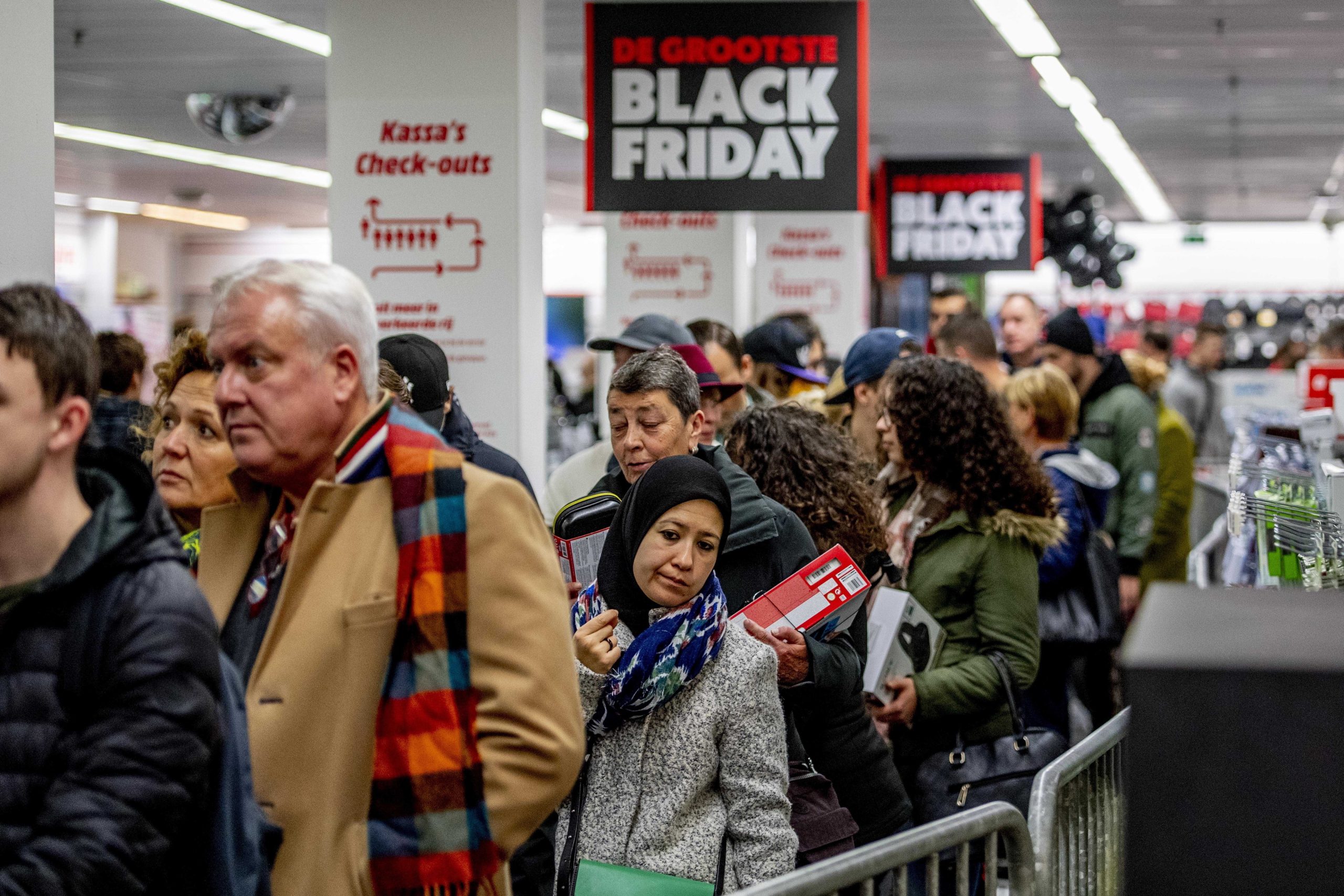 Confederação do Comércio critica ataque à Black Friday por “meia dúzia” de infrações