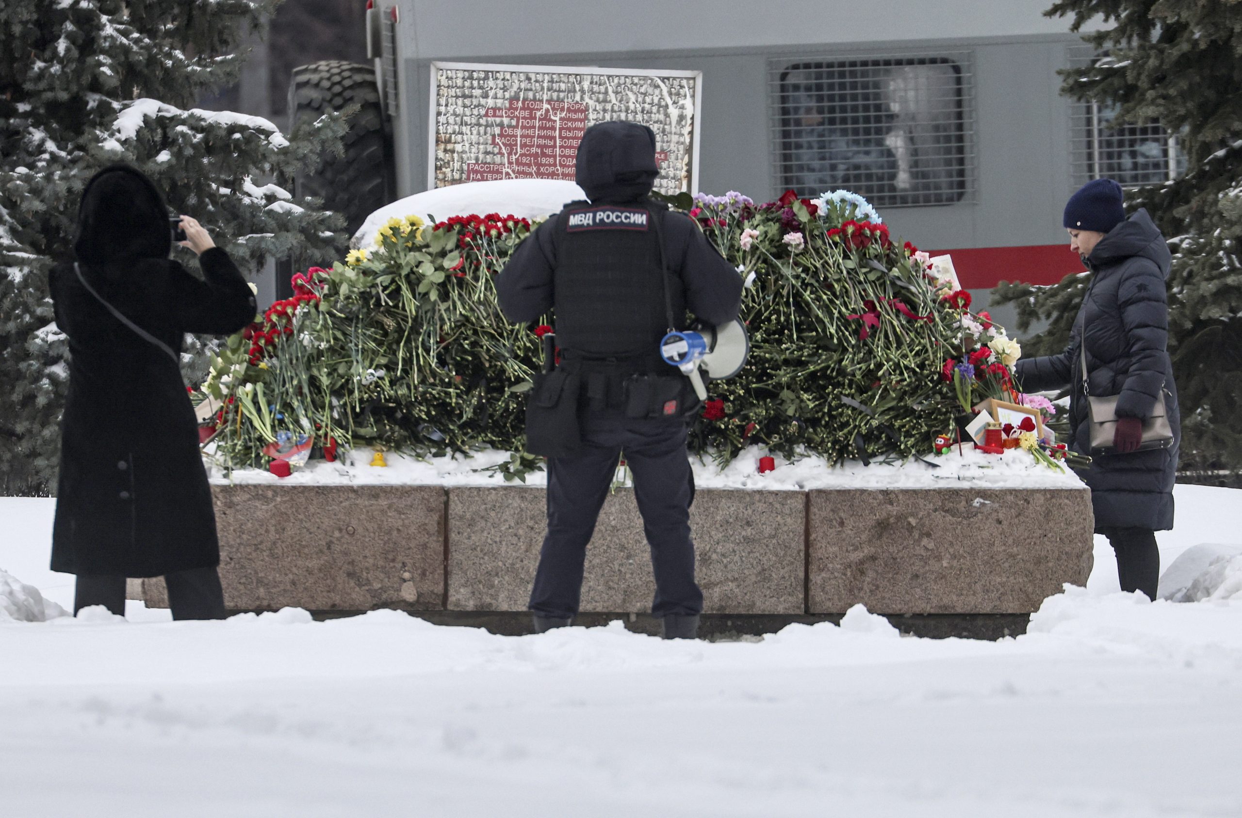 Mais de 400 pessoas detidas na Rússia em homenagens a Navalny