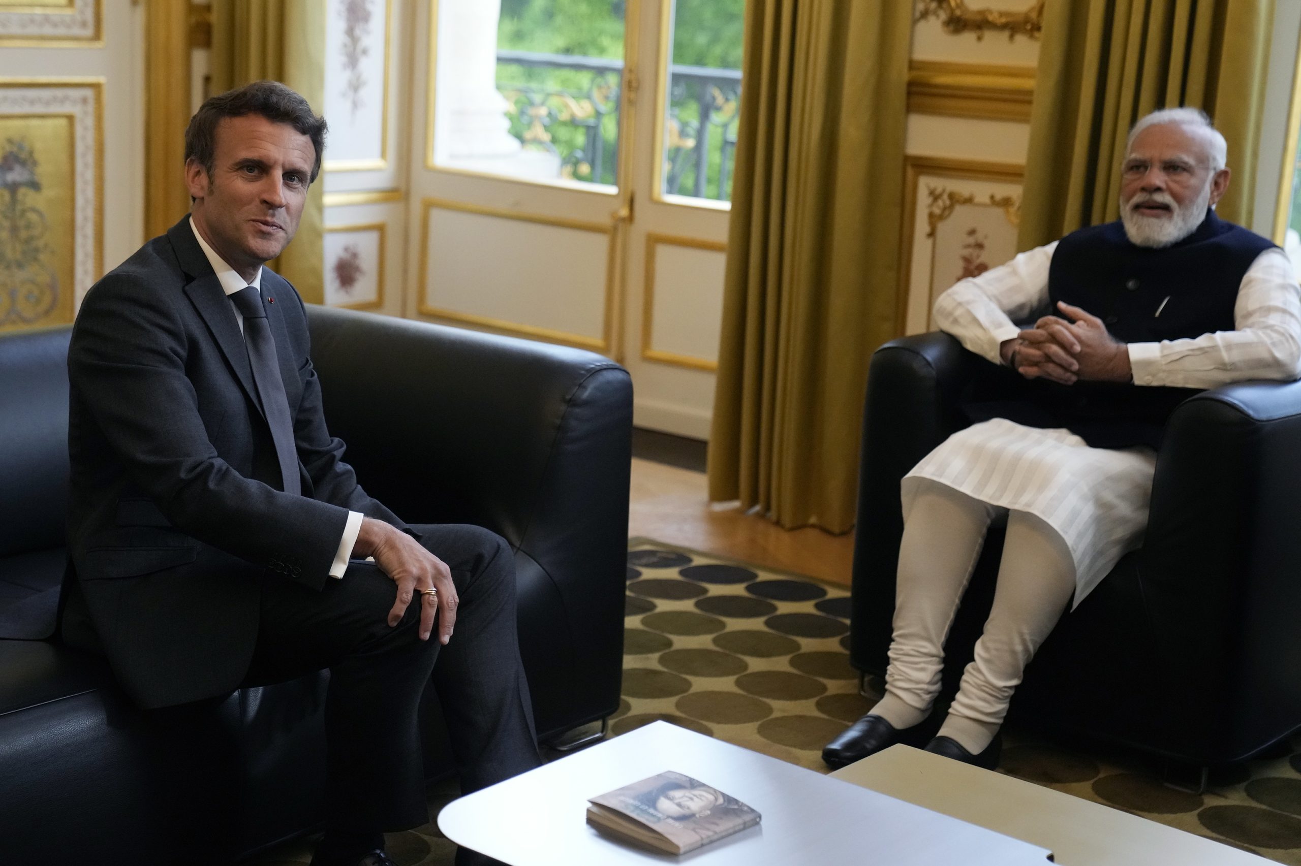 Macron avalia com Modi como reduzir dependência energética russa da Índia