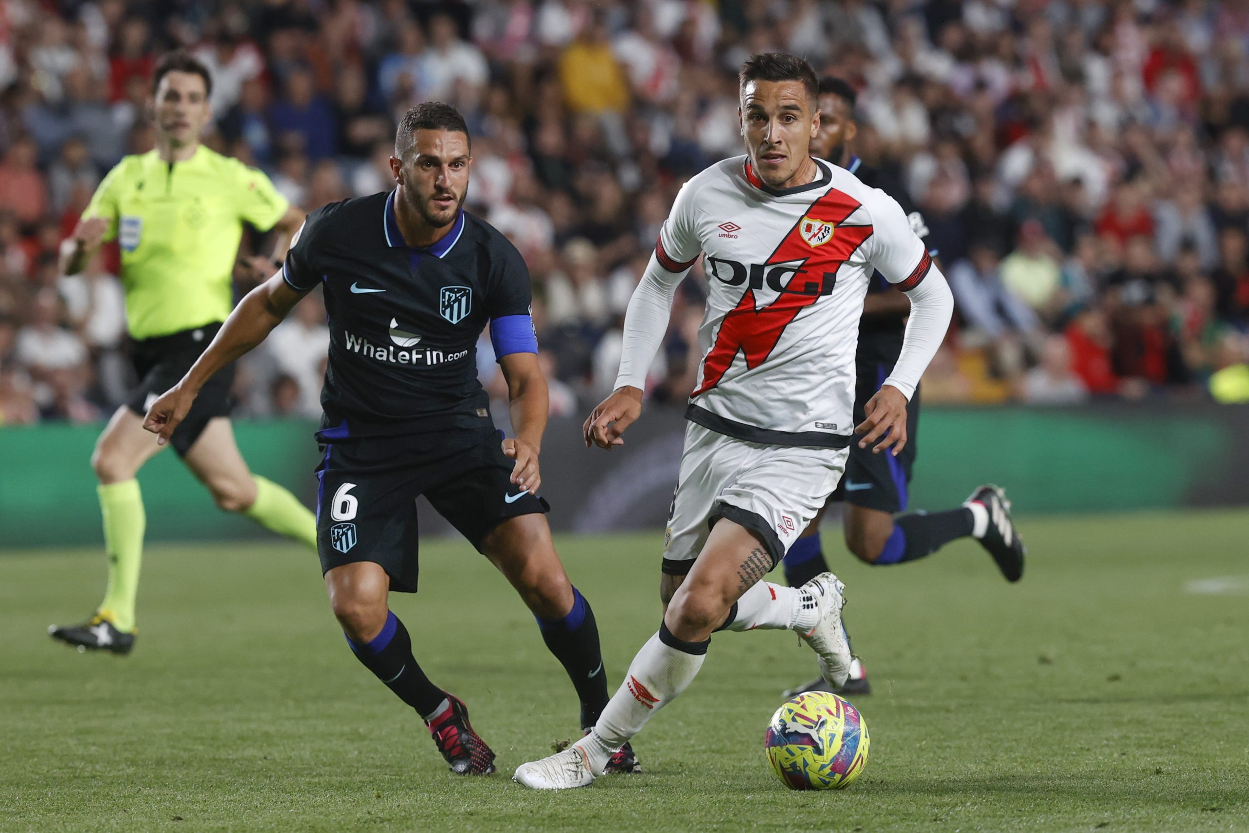 Atlético de Madrid vence Rayo Vallecano e fica a dois pontos do Real Madrid