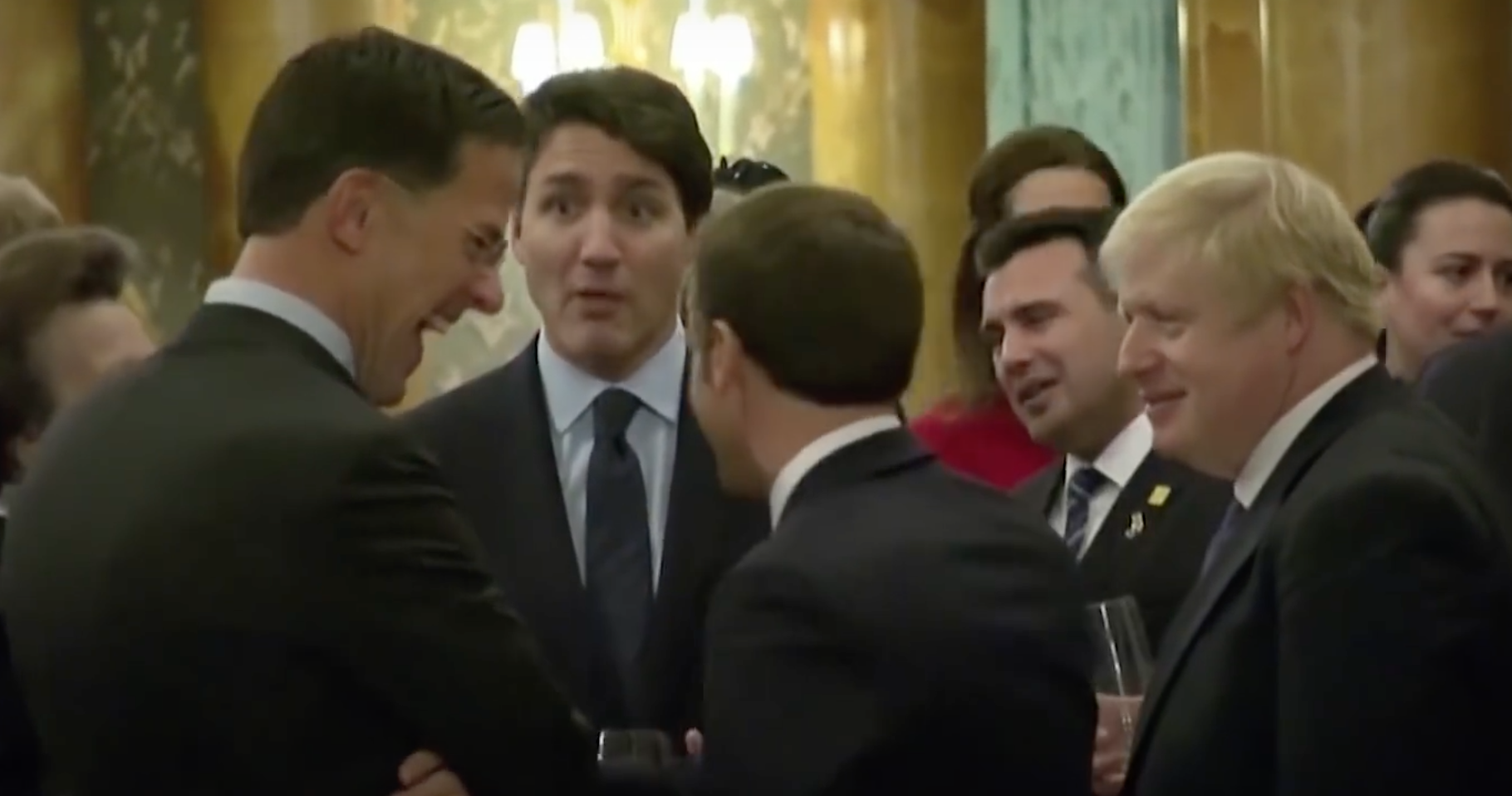 Líderes mundiais a fazer troça de Trump durante a cimeira da NATO? Há um vídeo que assim o sugere, mas não se sabe ao certo