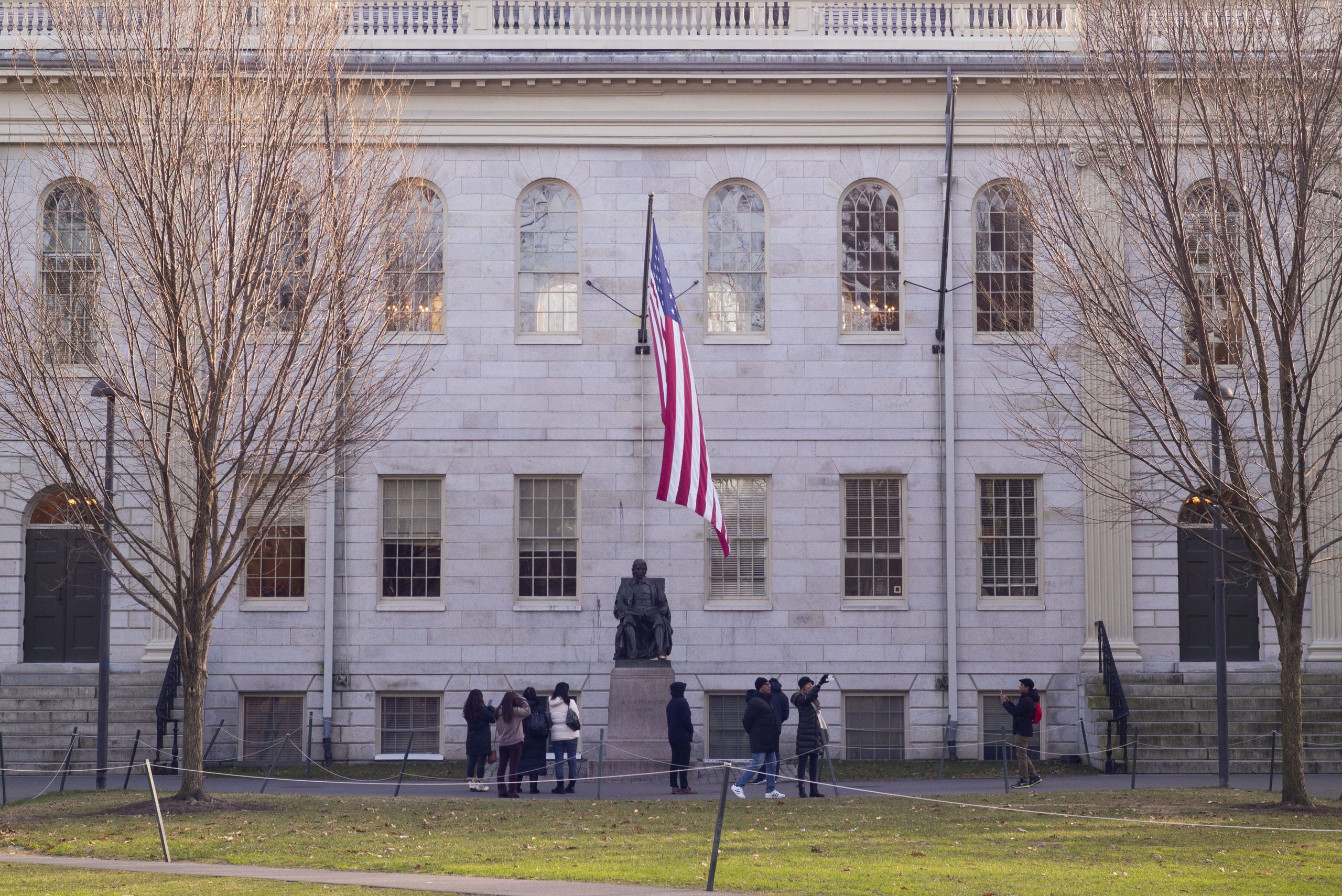 Nem árabes nem judeus sentem-se seguros em Harvard. O que se passa numa das melhores universidades americanas?