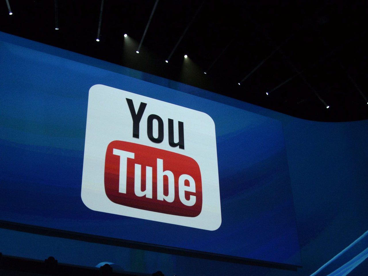 França vai taxar plataformas Netflix e YouTube para financiar cinema