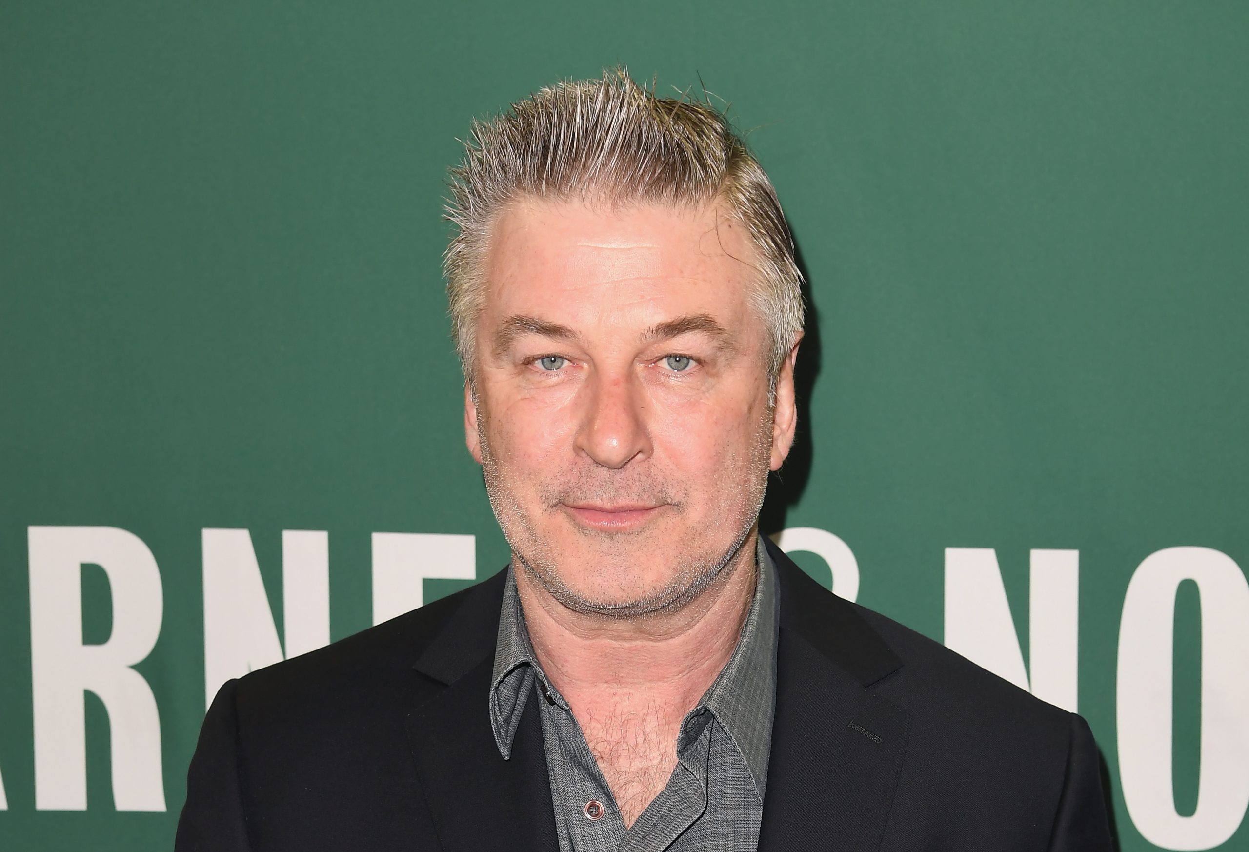 “Cold gun”. Assistente garantiu a Alec Baldwin que a arma era segura