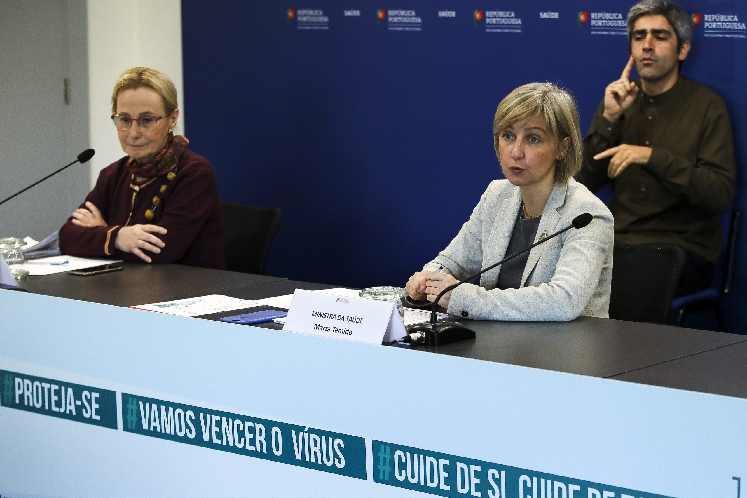 Covid19: “Um gesto imponderado, uma saída desnecessária, podem deitar tudo a perder”, diz Marta Temido