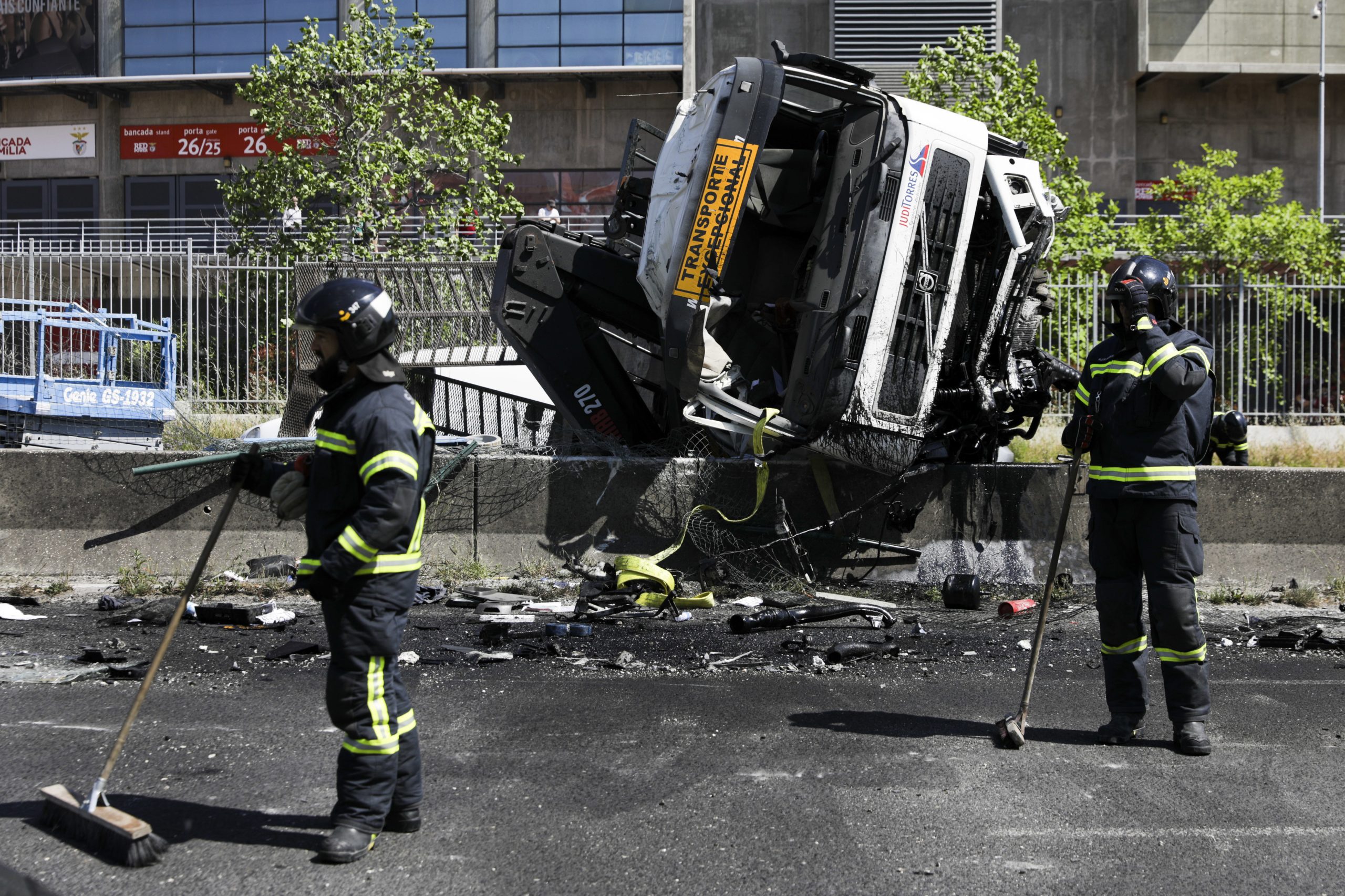 Lisboa: Circulação na Segunda Circular normalizada depois de despiste de camião