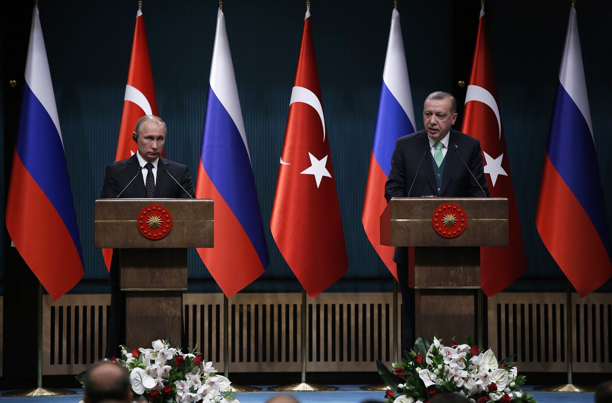 Putin e Erdogan acordam cimeira Rússia-Turquia-Irão em Istambul sobre a Síria