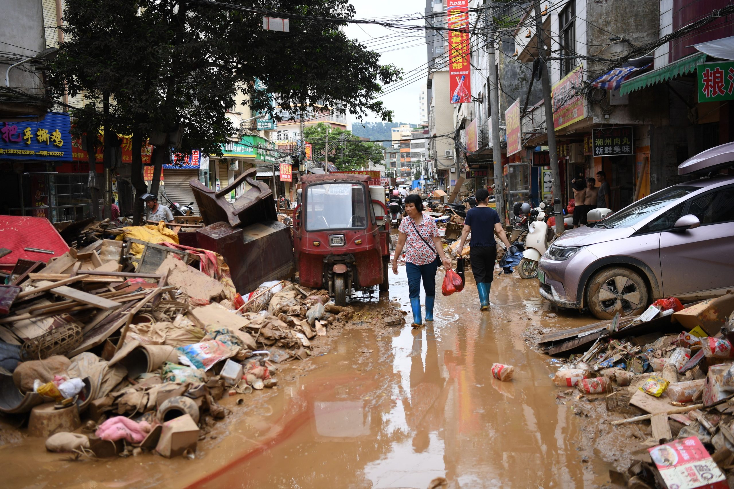 Inundações no sul e centro da China deixam dezenas de milhares de desalojados