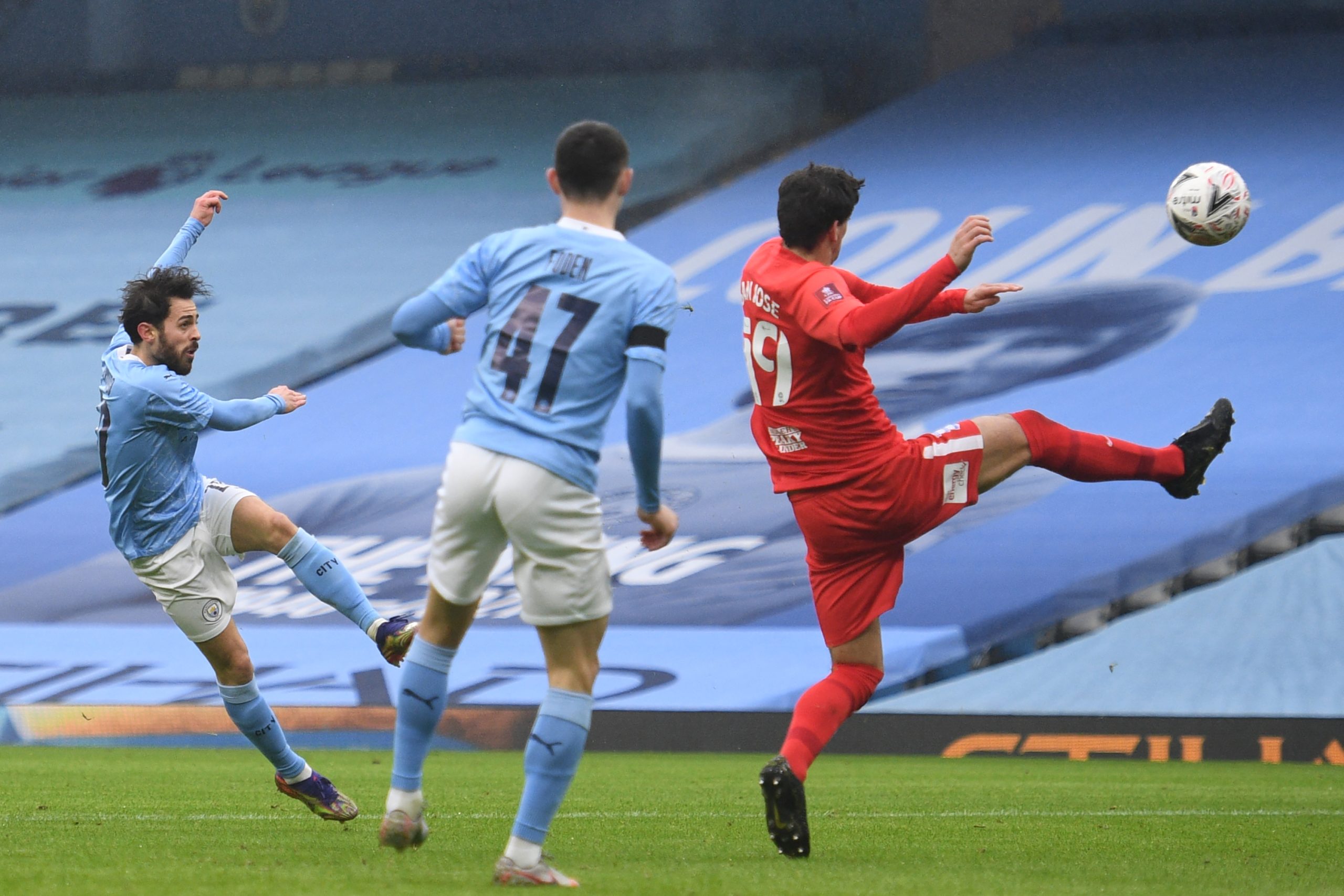 Manchester City. Bernardo Silva estreia-se a marcar esta época com um ‘bis’ na Taça de Inglaterra