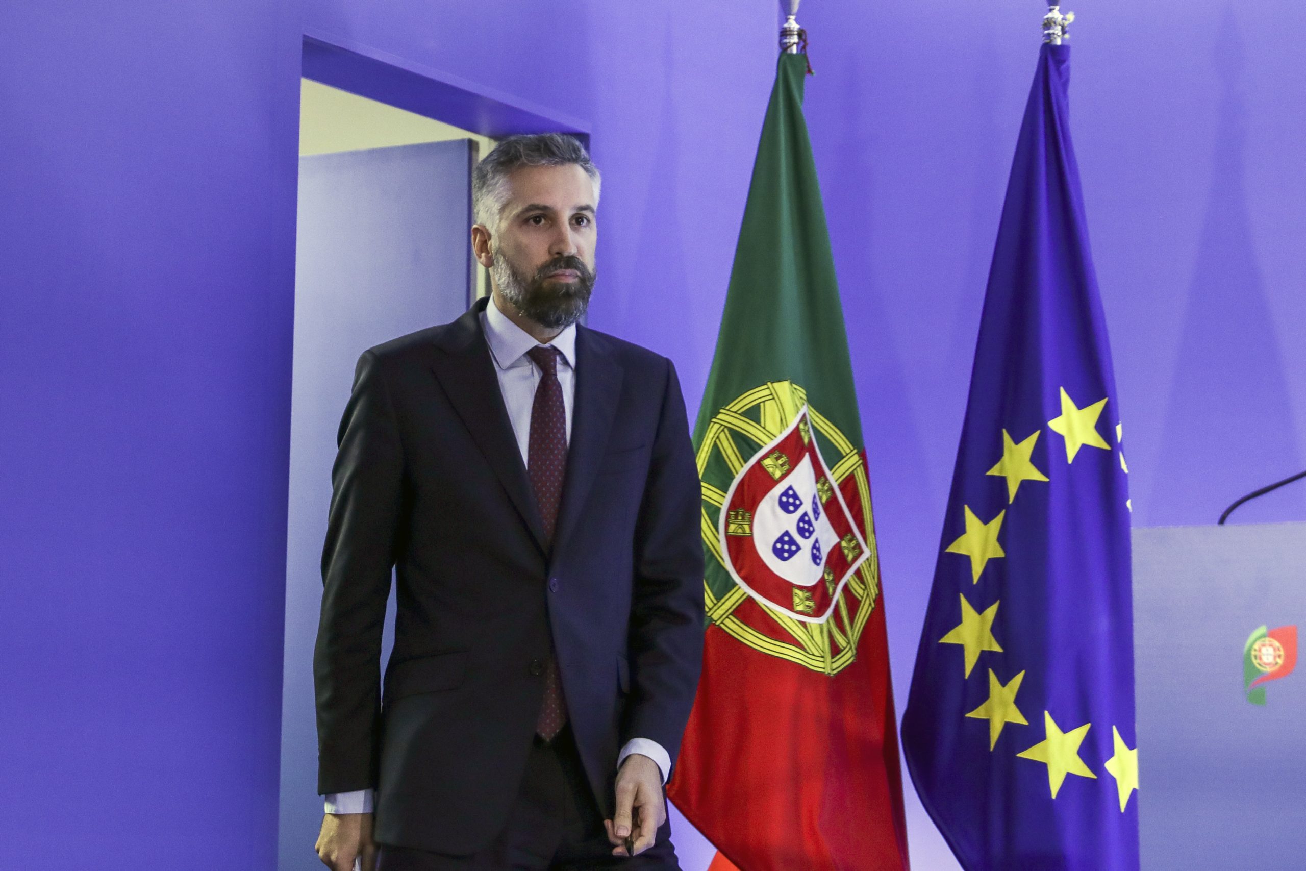 Da maioria à crise, com três demissões em dois dias. Como aqui chegámos