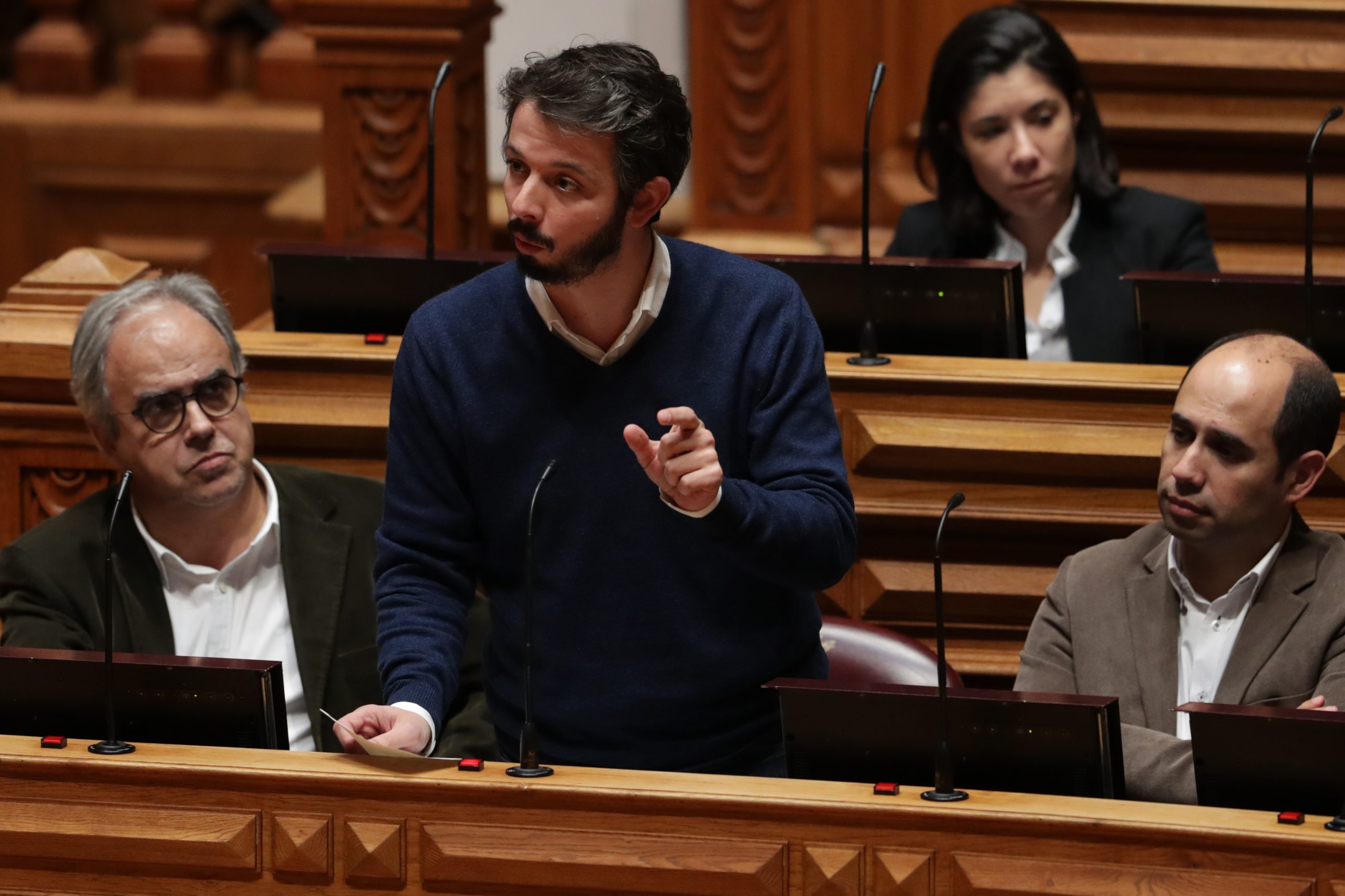 PCP e BE pedem ao Governo clareza de posições na Lei de Bases da Saúde