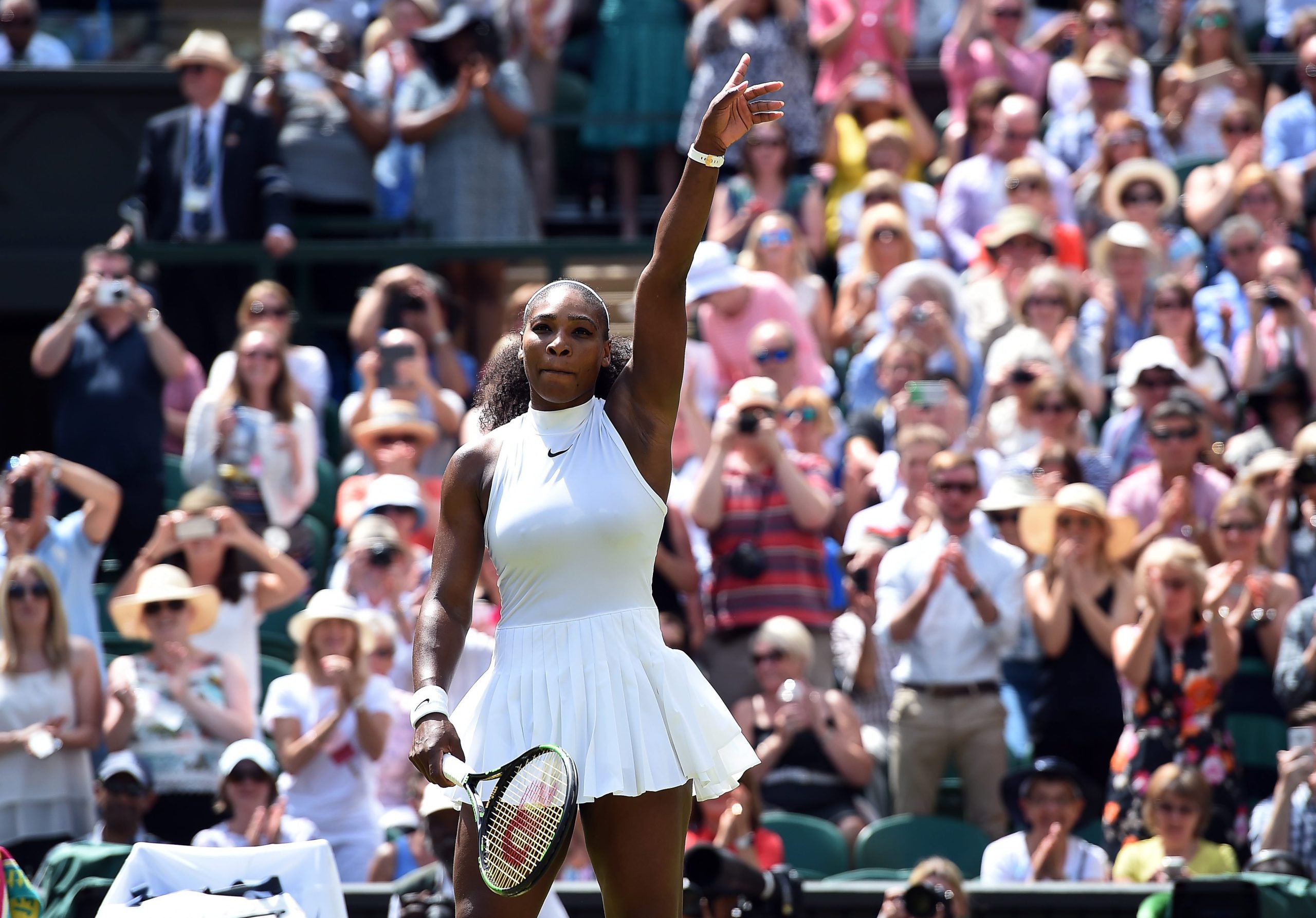 Serena Williams garante que voltará aos ‘courts’ de ténis depois da gravidez