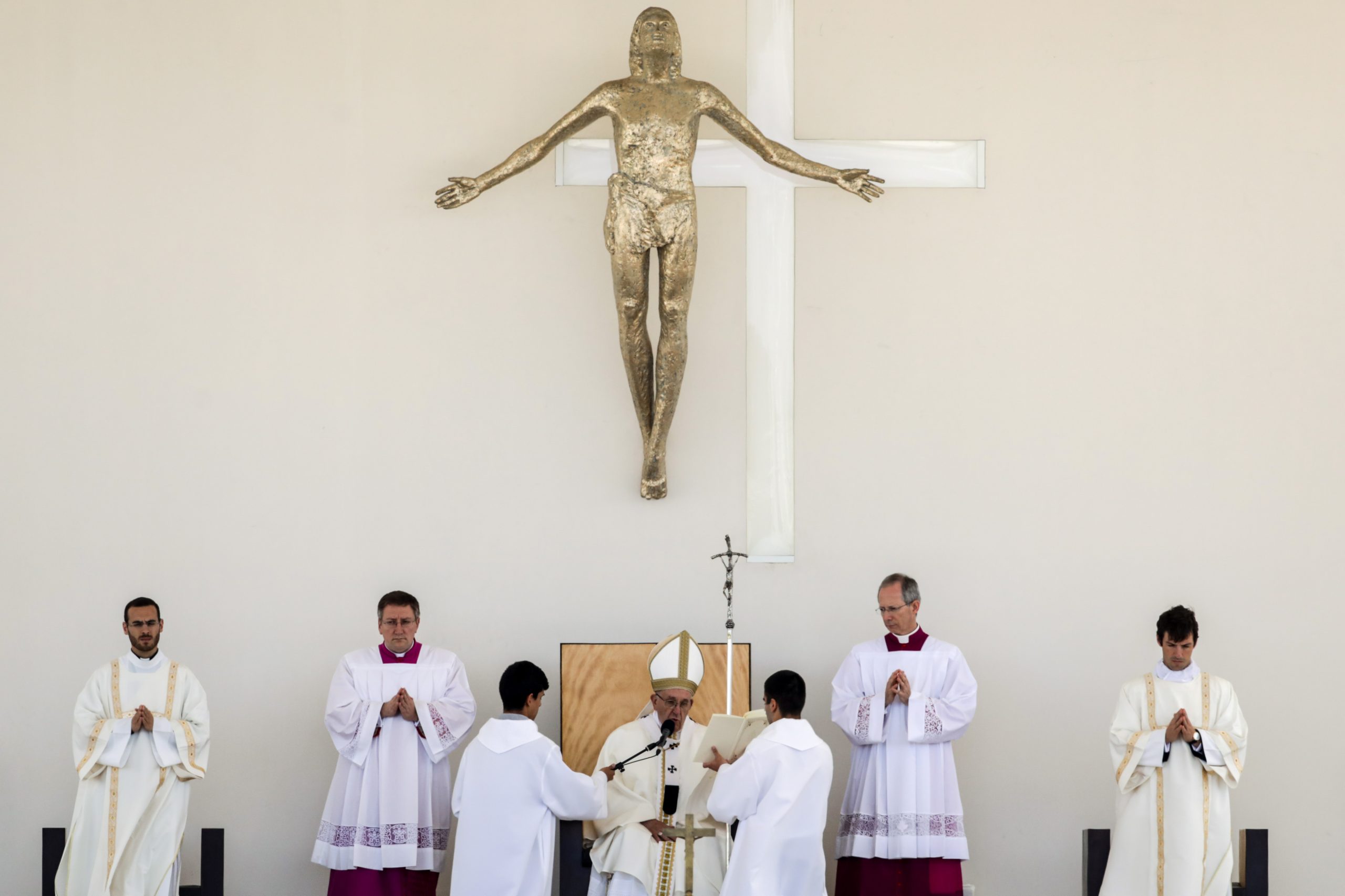 Papa Francisco diz que novos santos da Igreja são “exemplo”