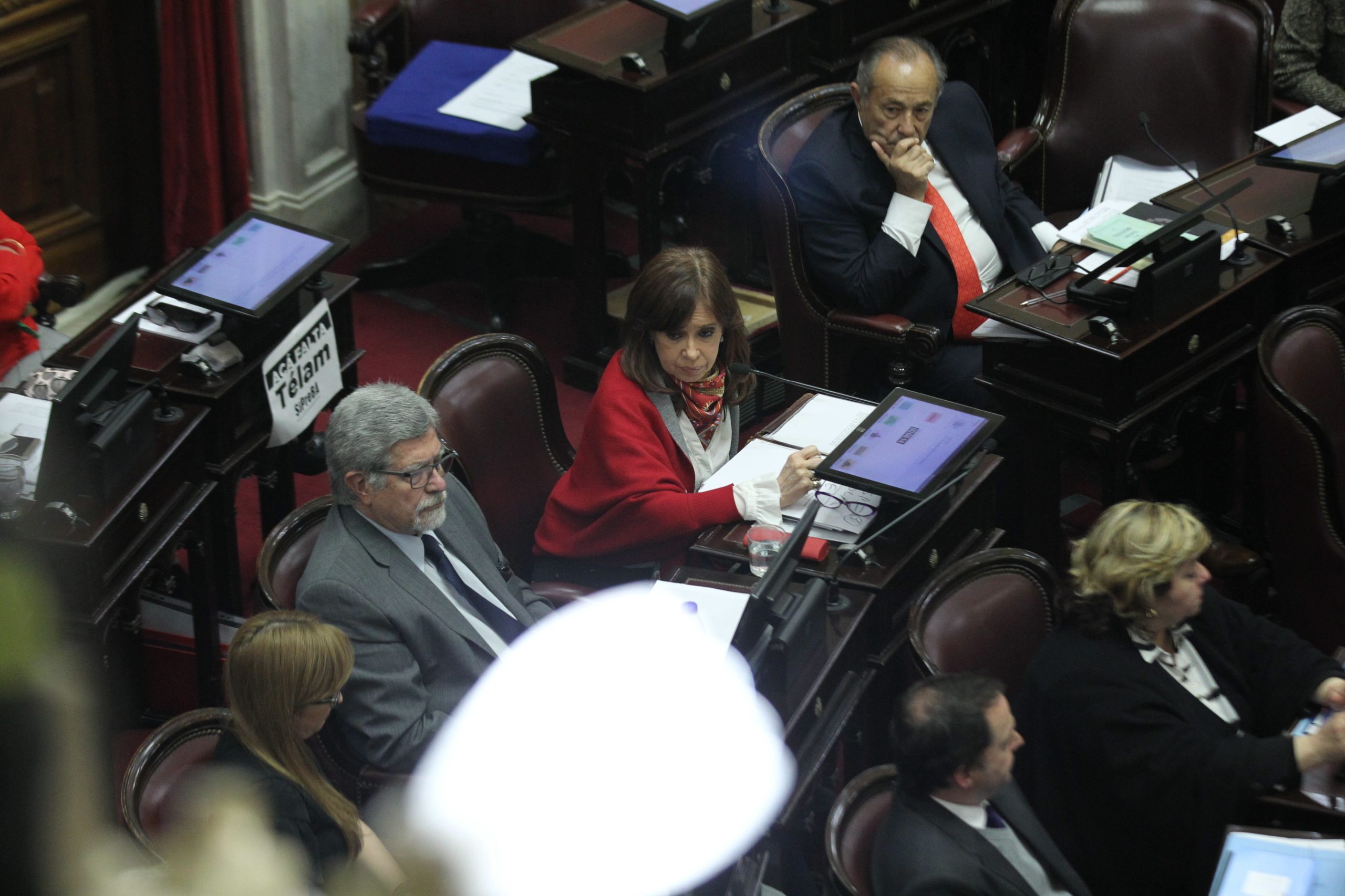 Senado da Argentina rejeita despenalização do aborto