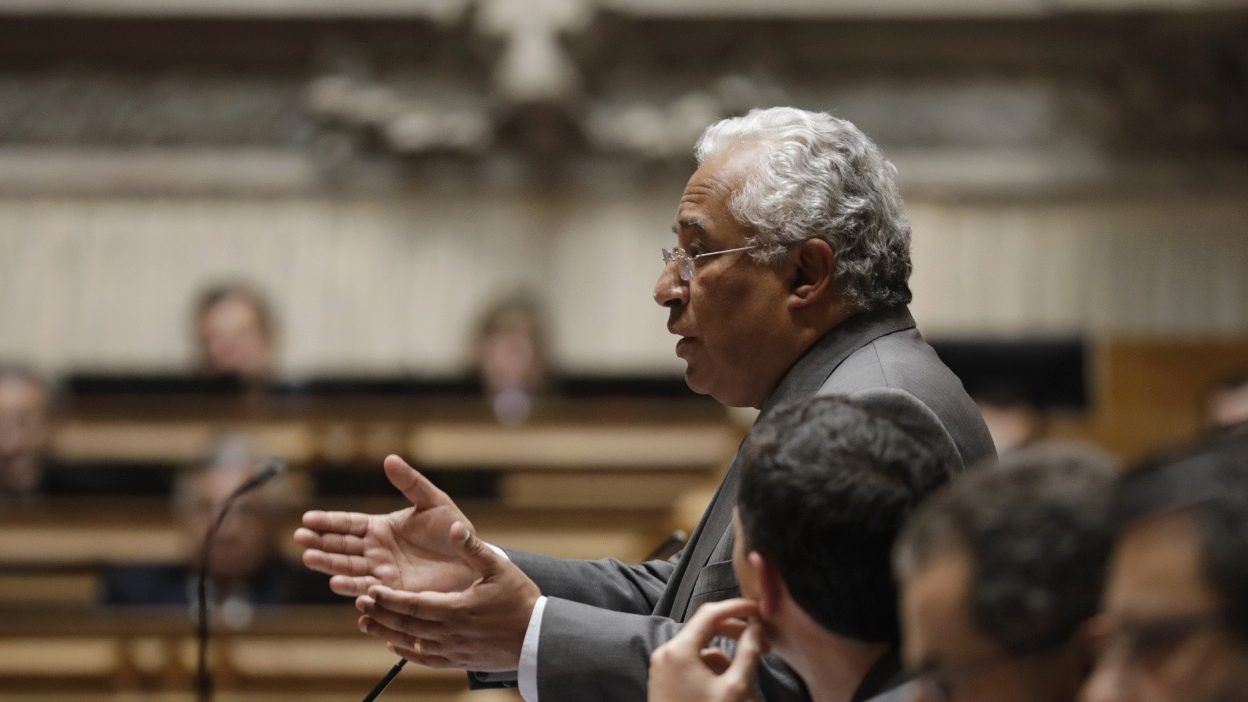 Costa quer eliminar carências habitacionais até 25 Abril de 2024