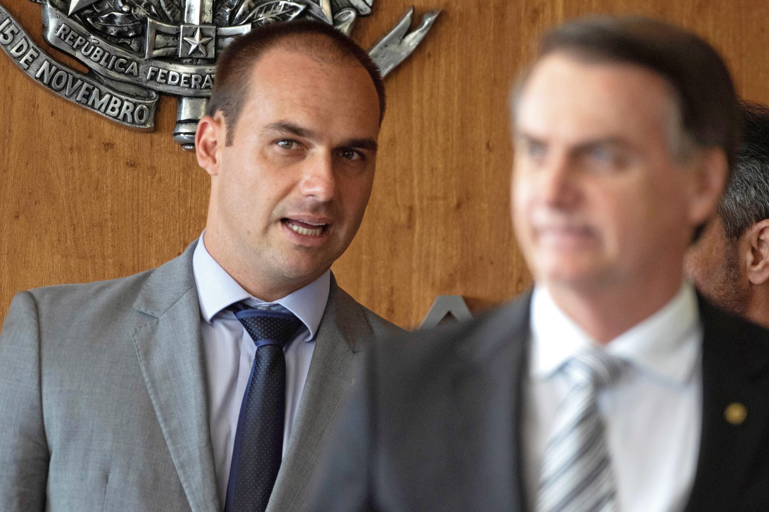 Filho de Bolsonaro pede apoio ao Senado brasileiro para ser embaixador dos EUA