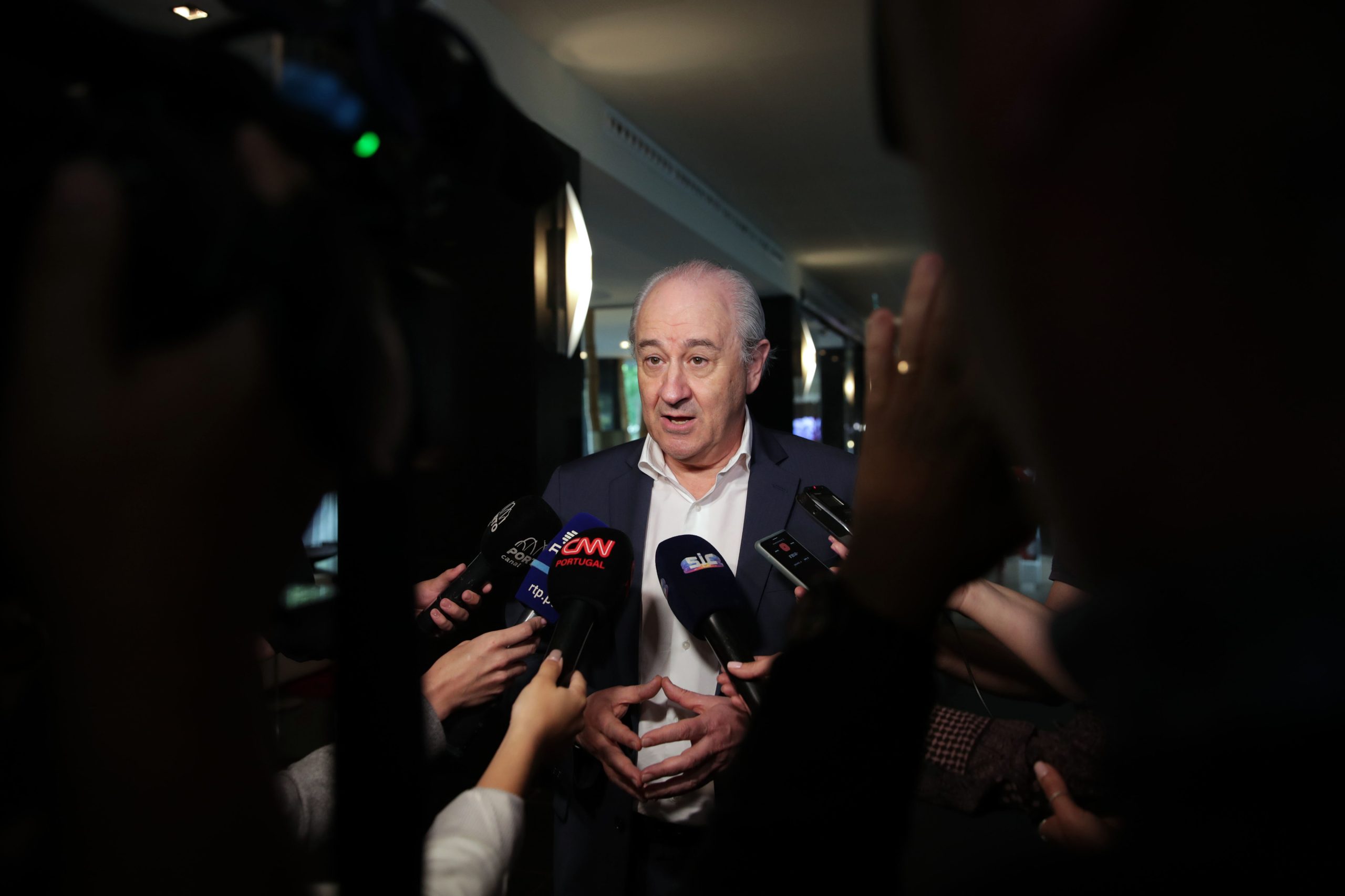 Rio sugere que PS pode ter “receio” de que autarca de Setúbal “acabe por implicar” Governo