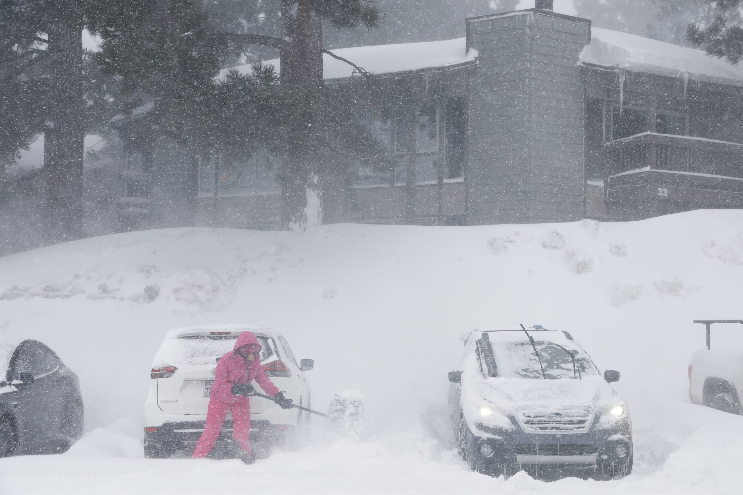 Pelo menos 6,5 milhões de pessoas em alerta na Califórnia devido às tempestades de neve