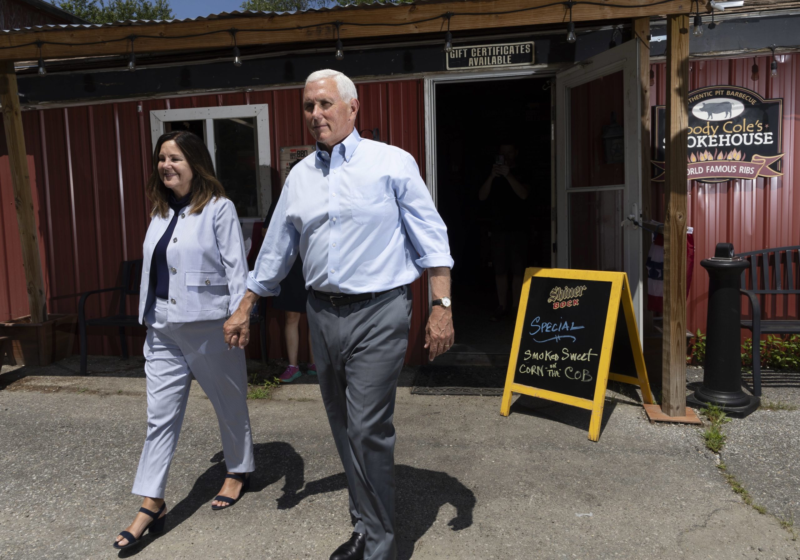 Mike Pence anuncia ter-se qualificado para participar em primeiro debate Republicano