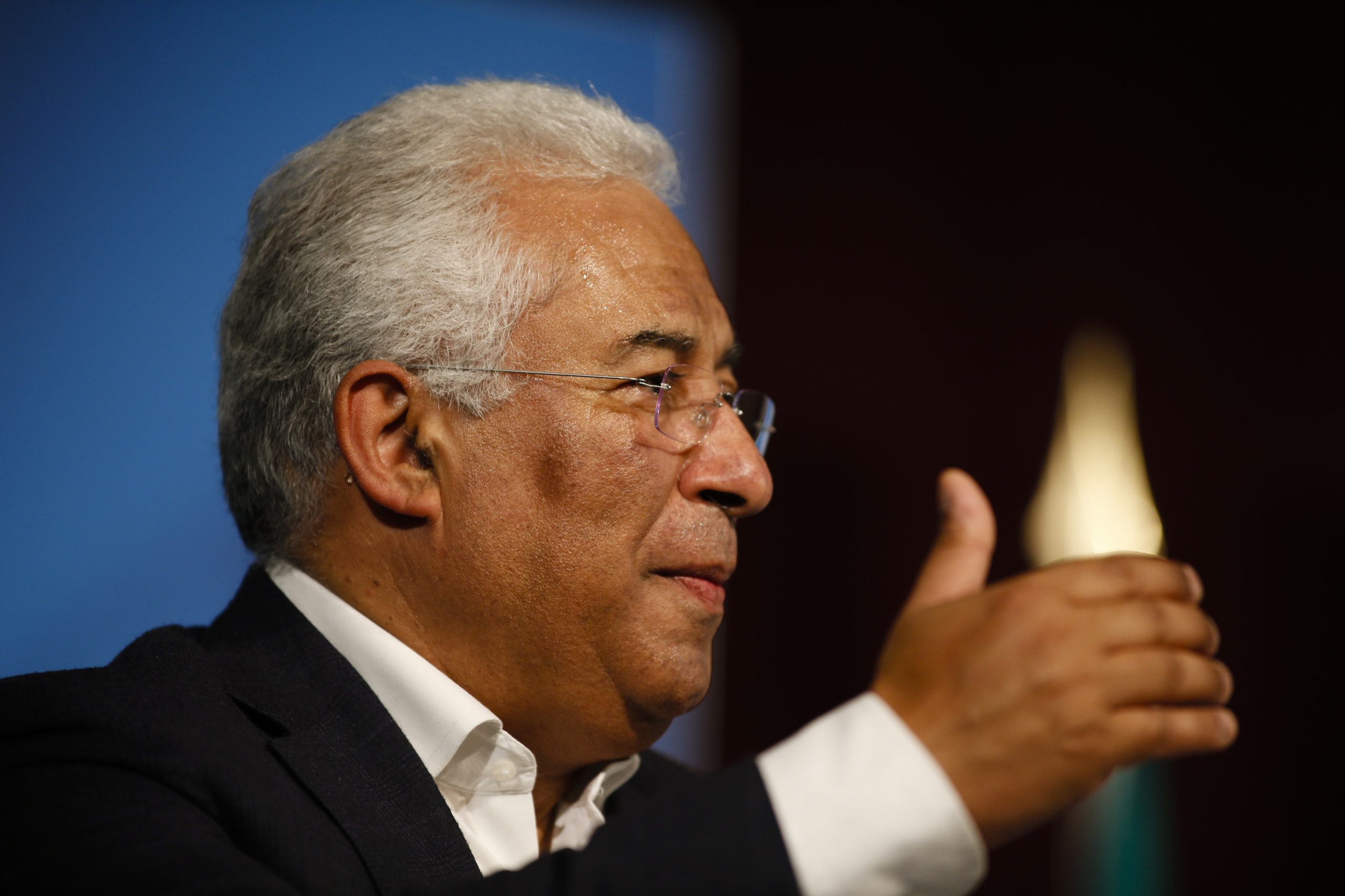 Costa recusa estar a chantagear ou a fazer um ultimato ao ameaçar demitir-se