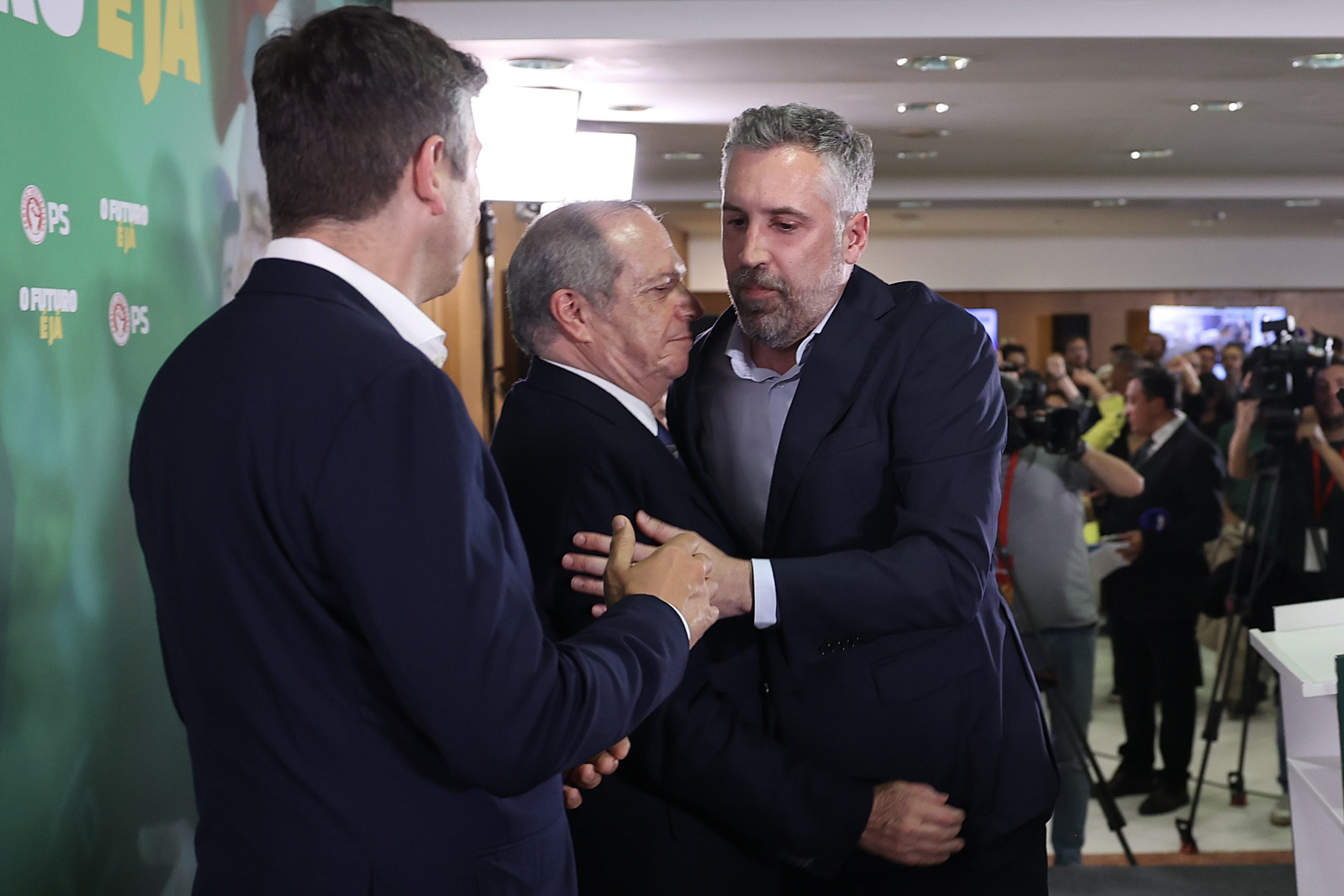 Comissão Nacional do PS analisa pesada derrota e decide calendário interno