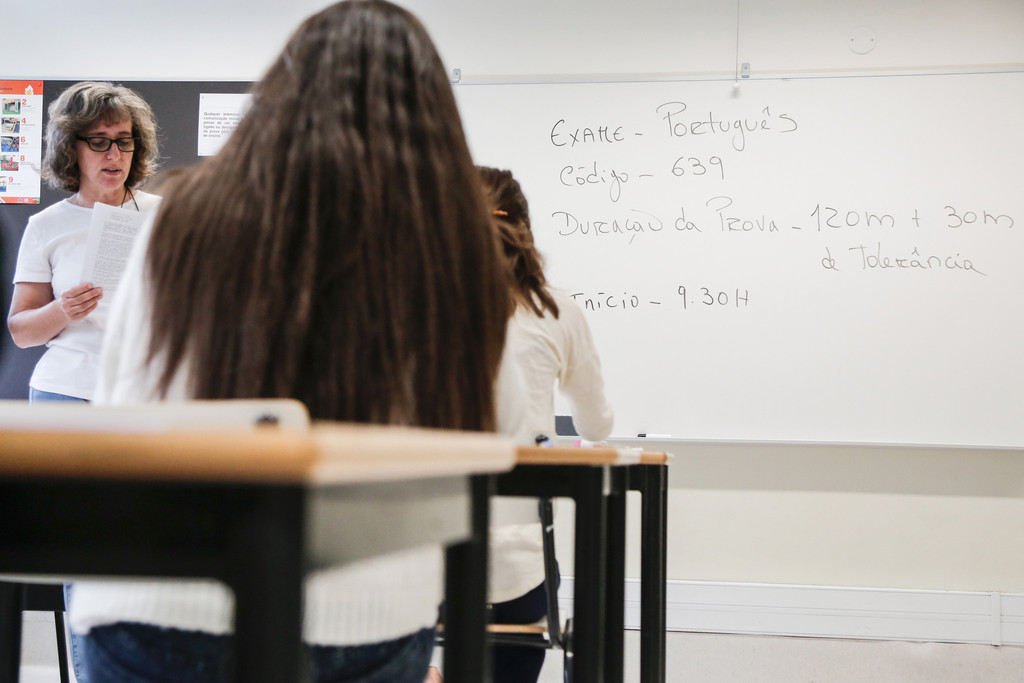 Para além das obrigatórias, exames nacionais terão em conta perguntas com “melhor pontuação”