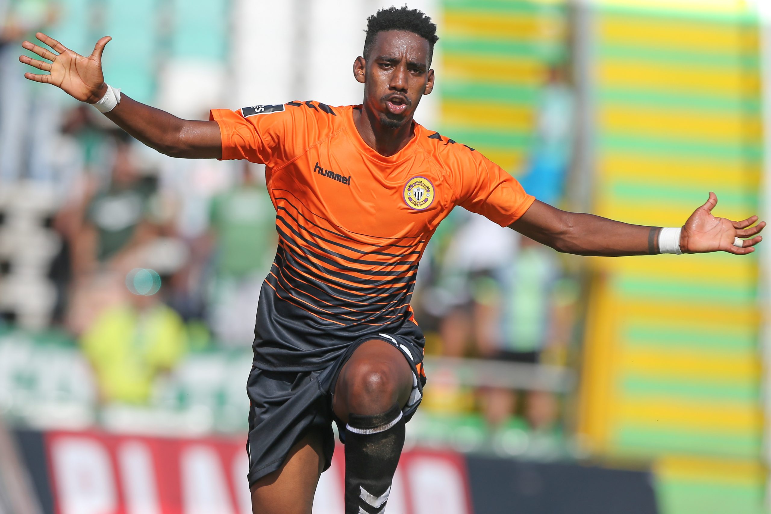 Nacional vence em Setúbal e soma primeiros pontos na Liga