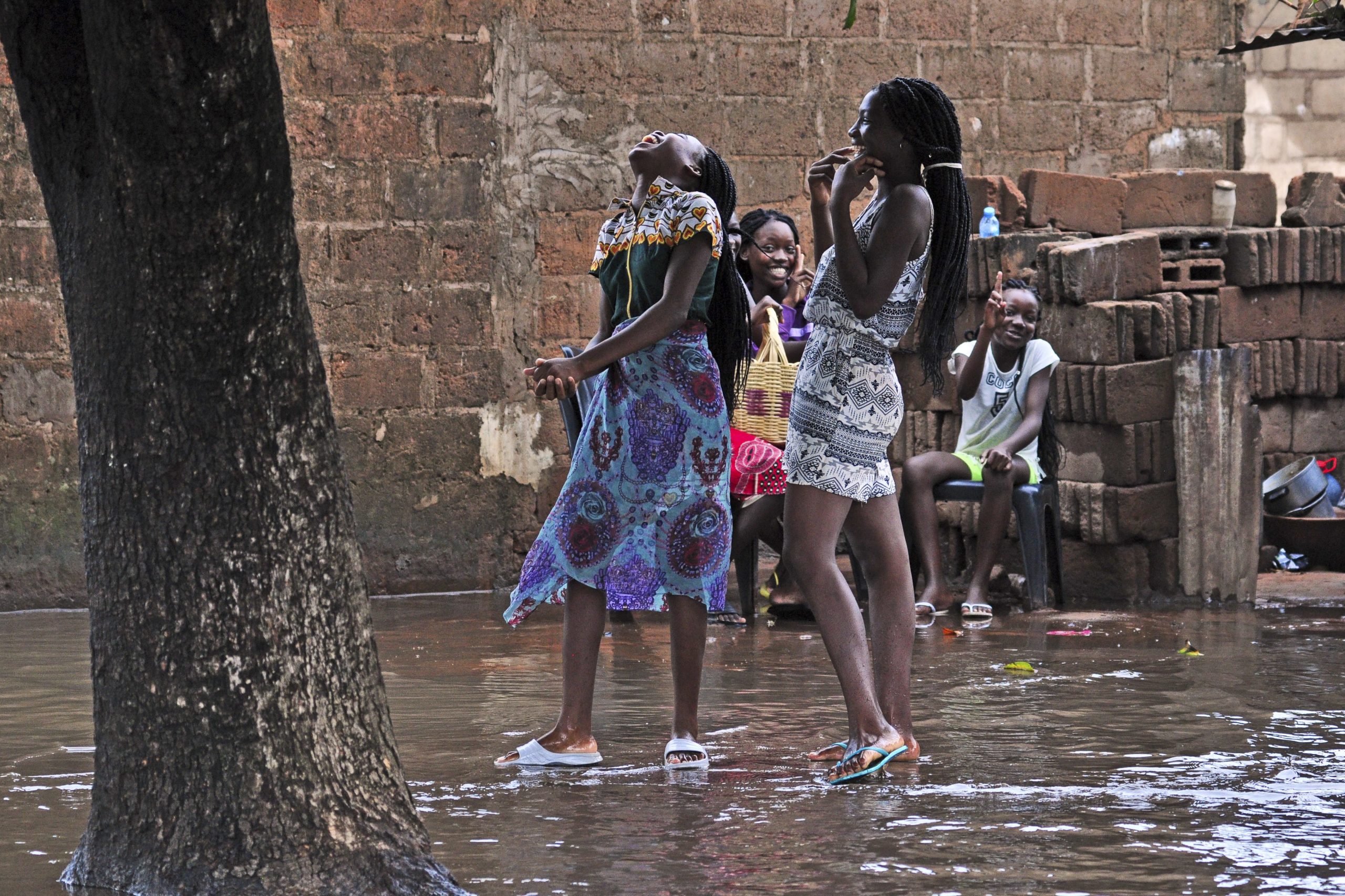 Casamentos de raparigas menores em África e Ásia devem aumentar devido à recessão económica