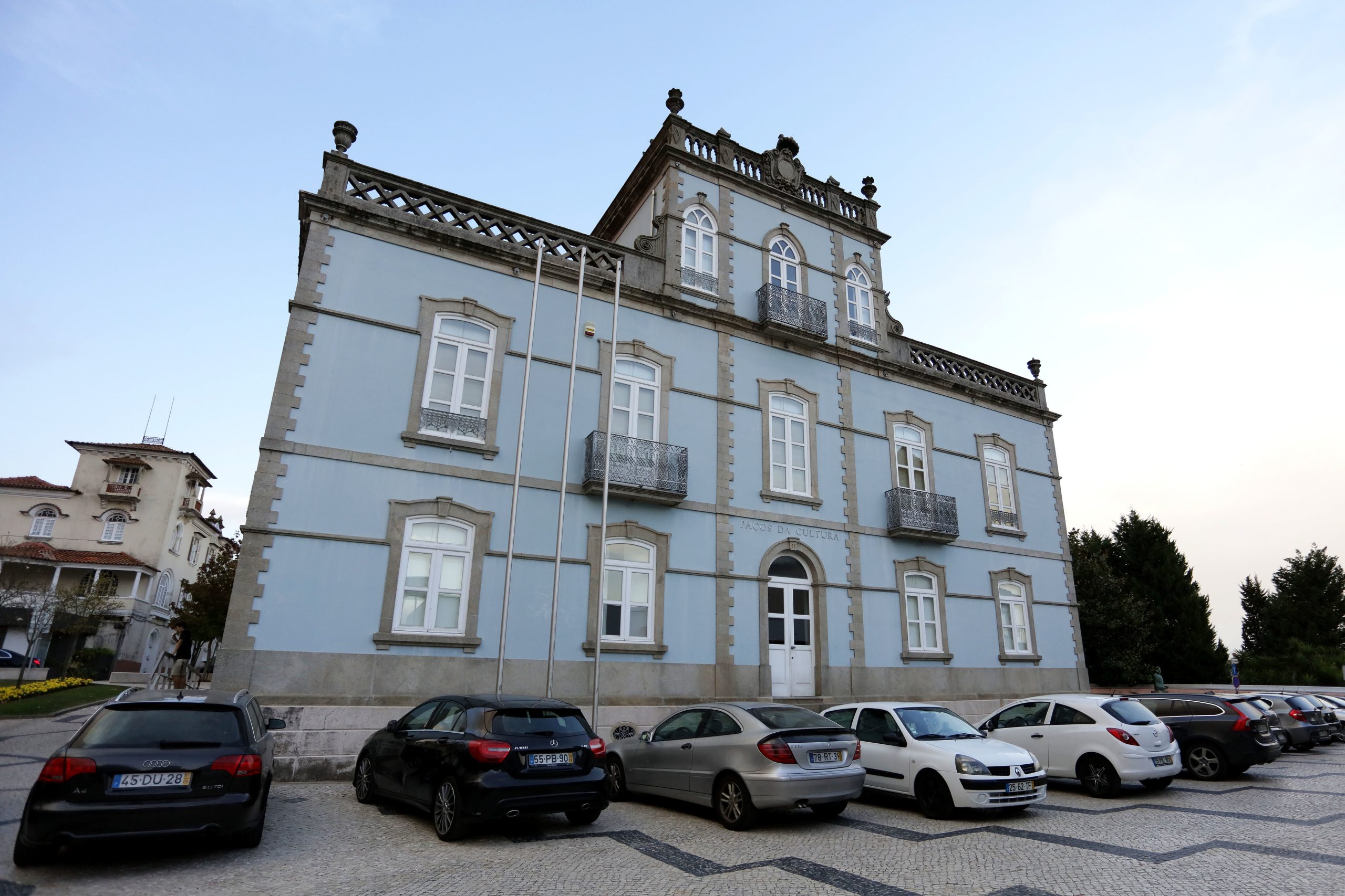 São João da Madeira torna-se a Cidade da Dança e até há bailarinos em fábricas