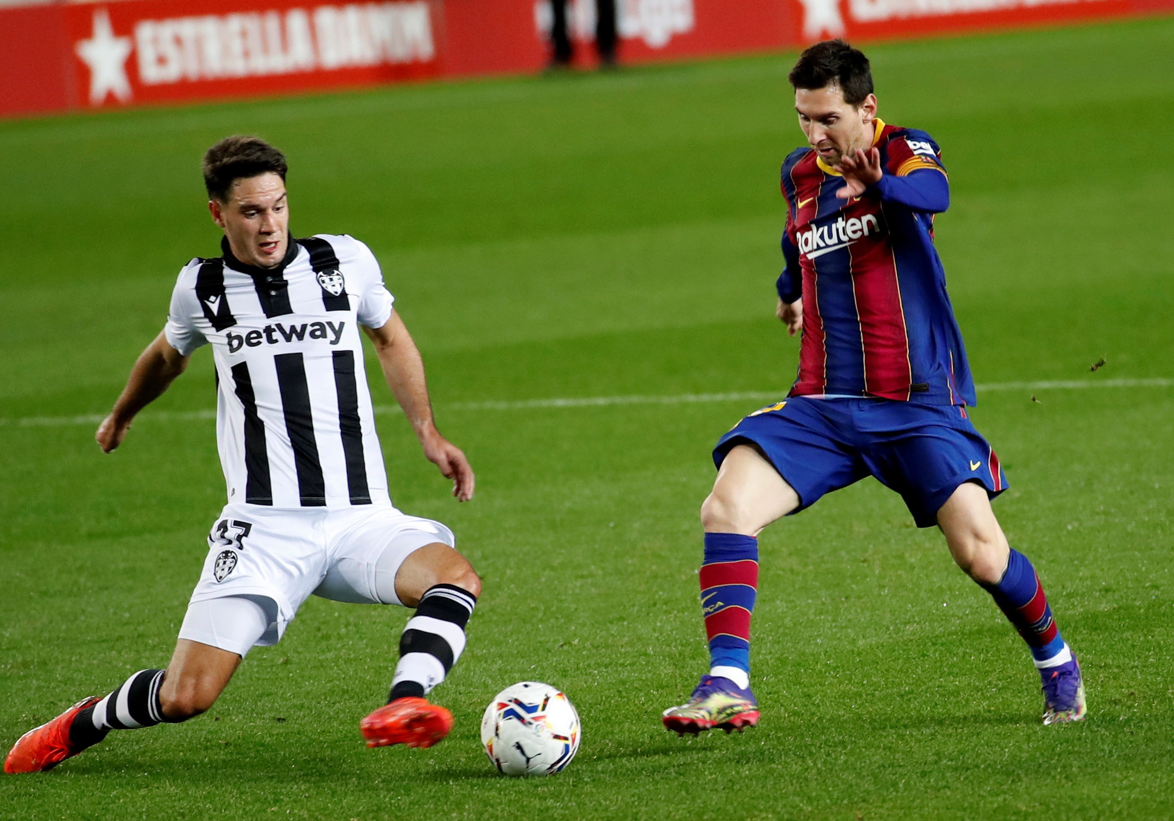 Messi marca frente ao Levante e salva FC Barcelona de novo empate comprometedor
