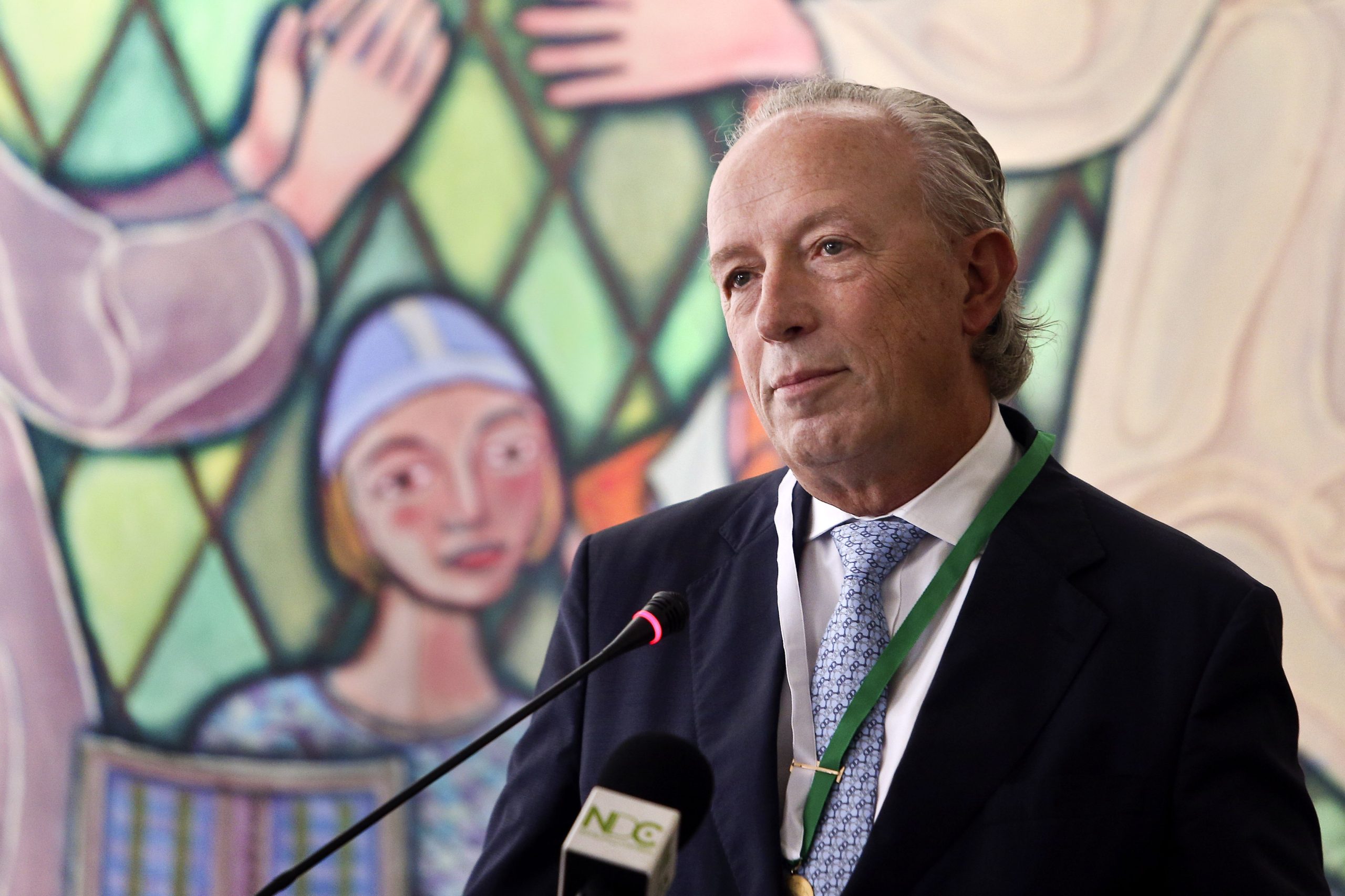 PSD: Mendes afirma que Santana “está inclinado a avançar” e defende partido recentrado