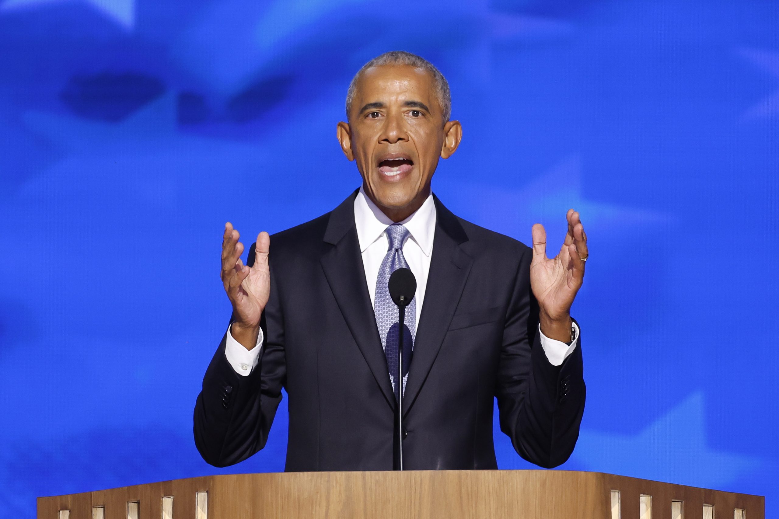 “Sim, ela consegue”, diz Barack Obama em discurso muito aplaudido sobre Kamala Harris